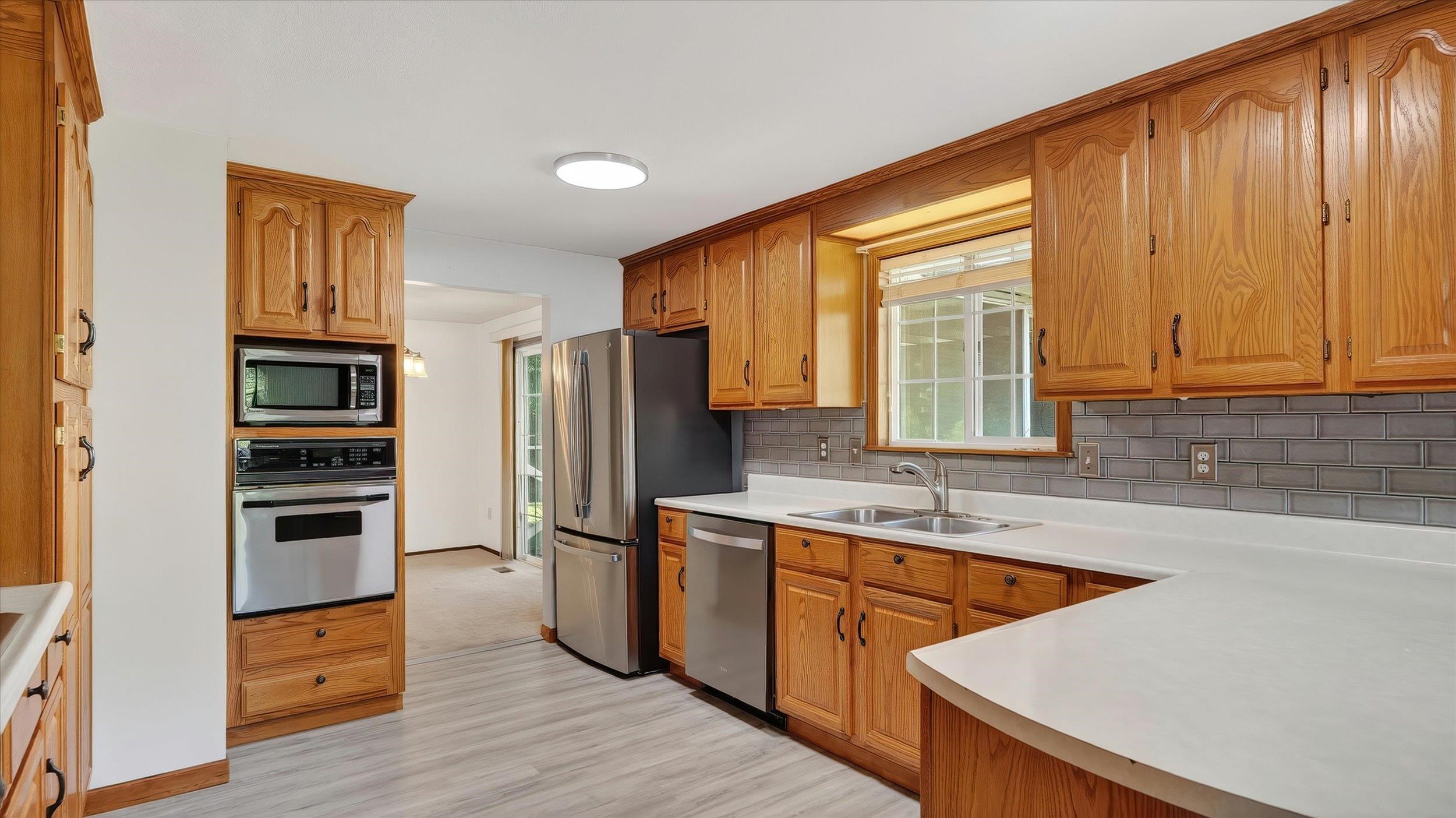 608 W Regina Ave - Photo 8