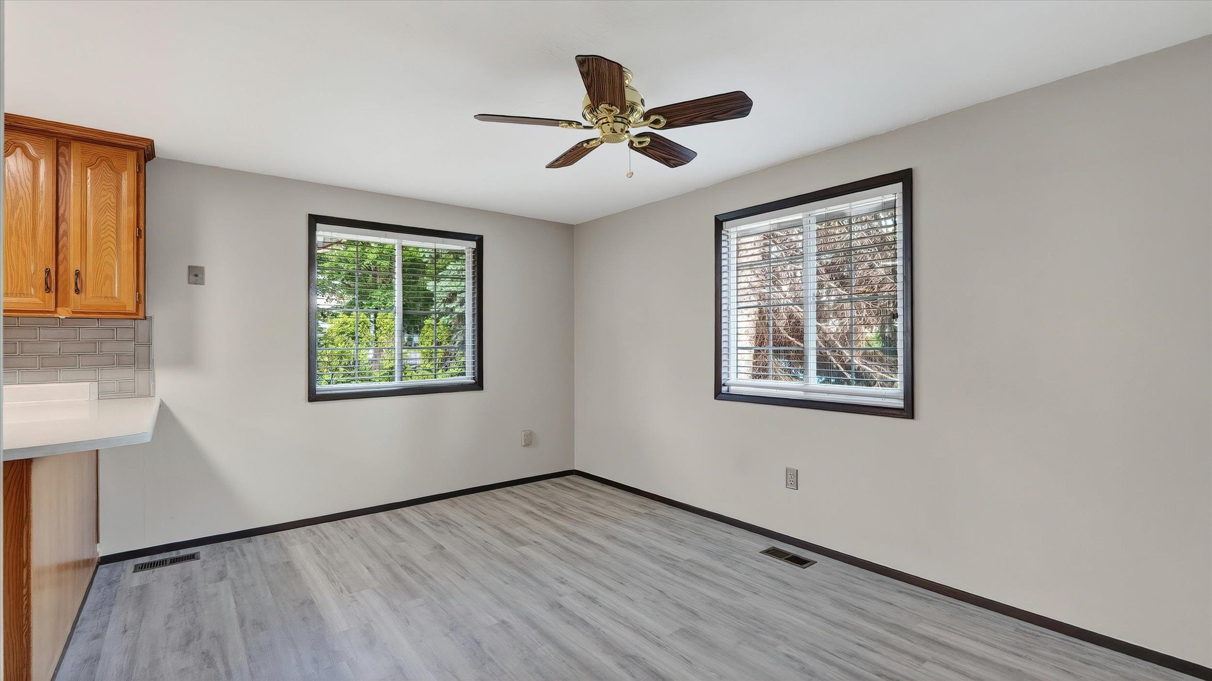 608 W Regina Ave - Photo 12