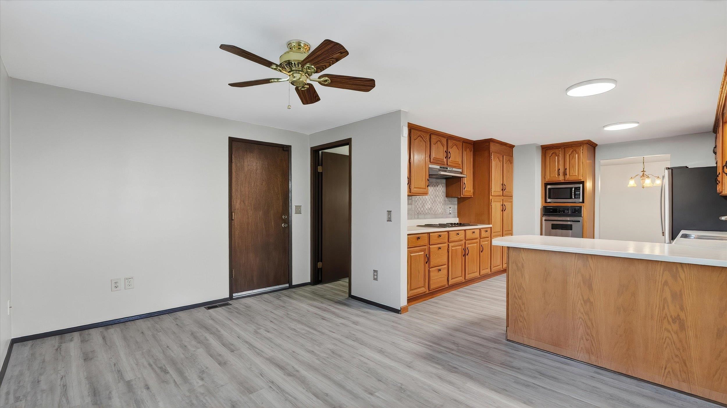 608 W Regina Ave - Photo 11