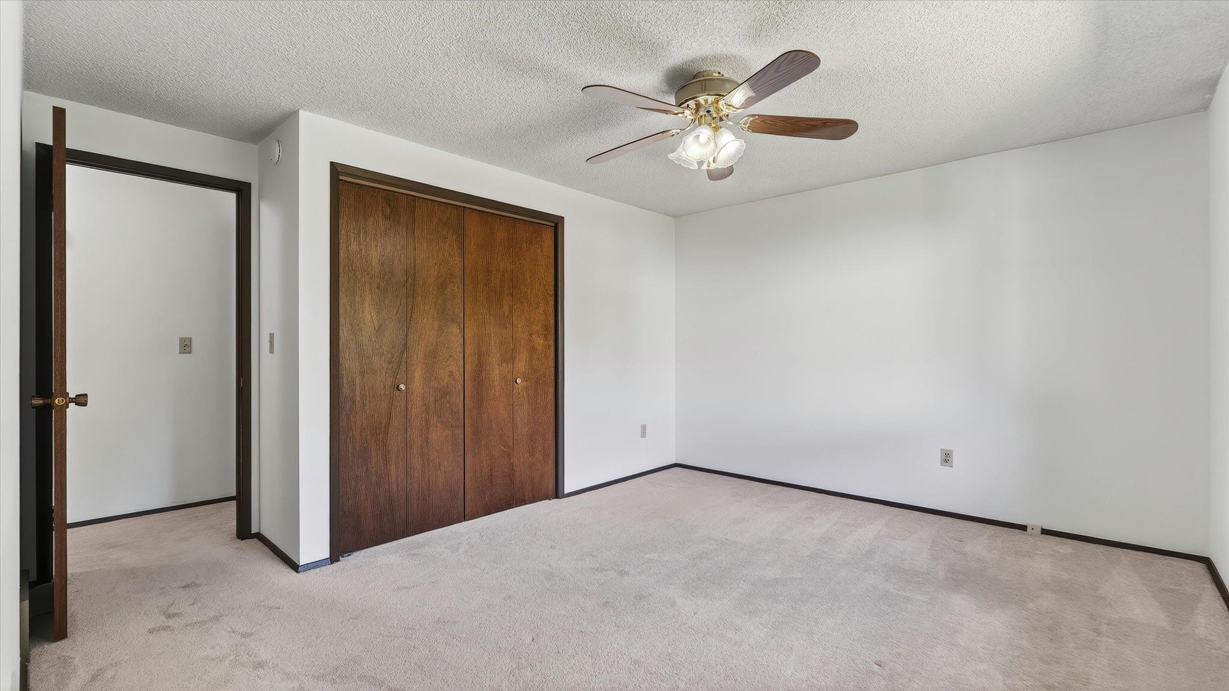 608 W Regina Ave - Photo 14