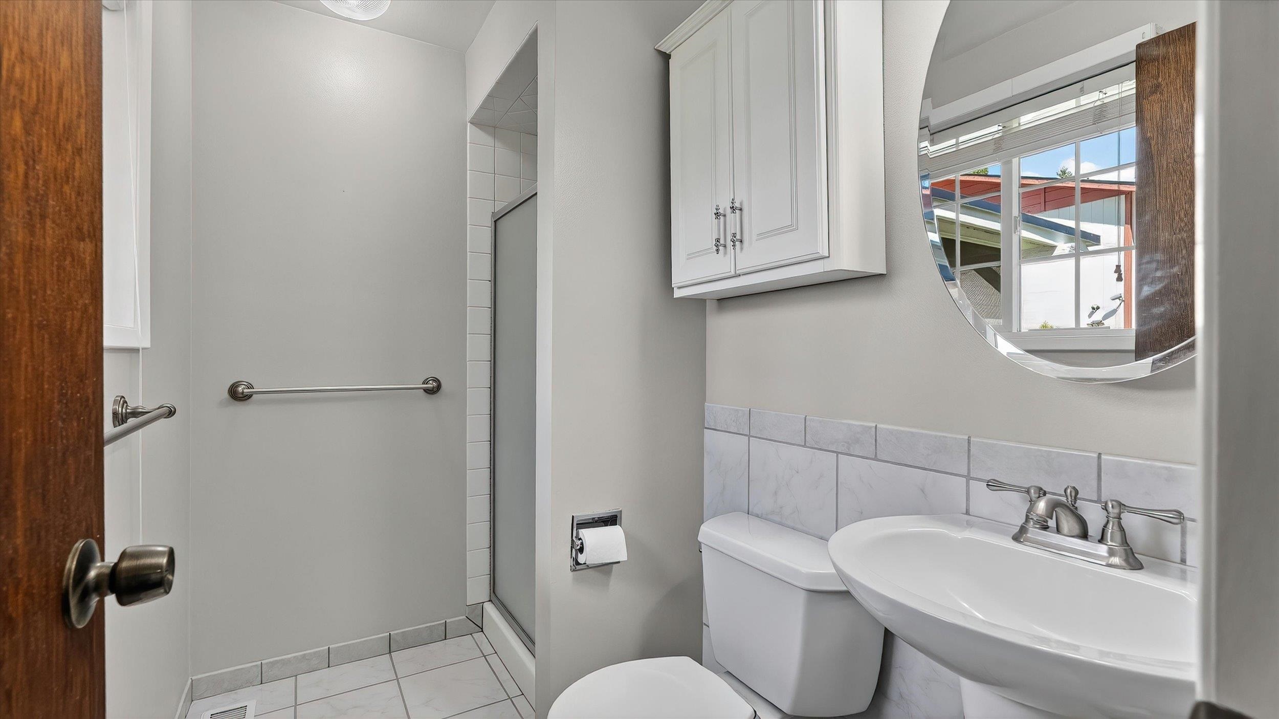 608 W Regina Ave - Photo 16