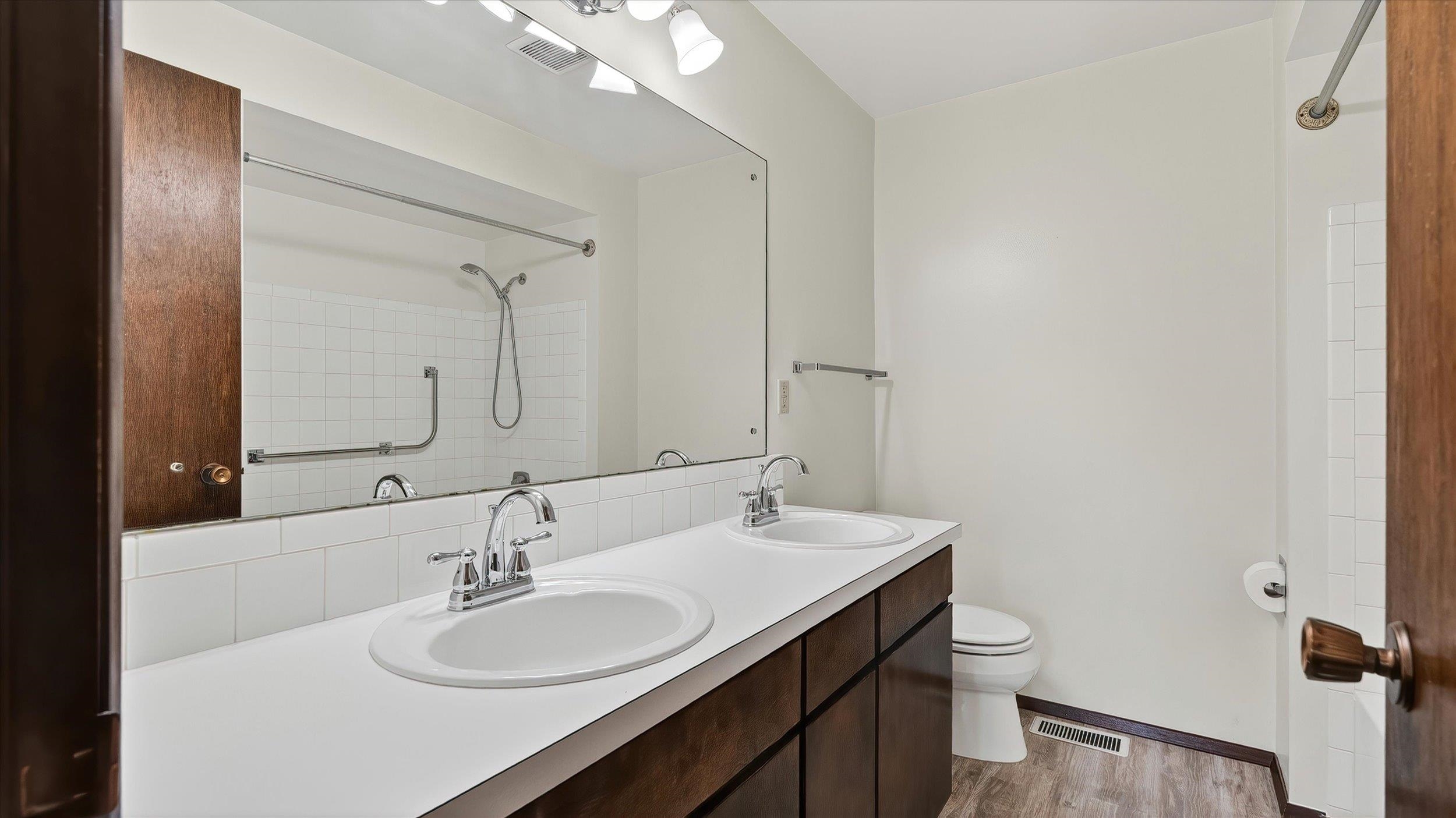608 W Regina Ave - Photo 19