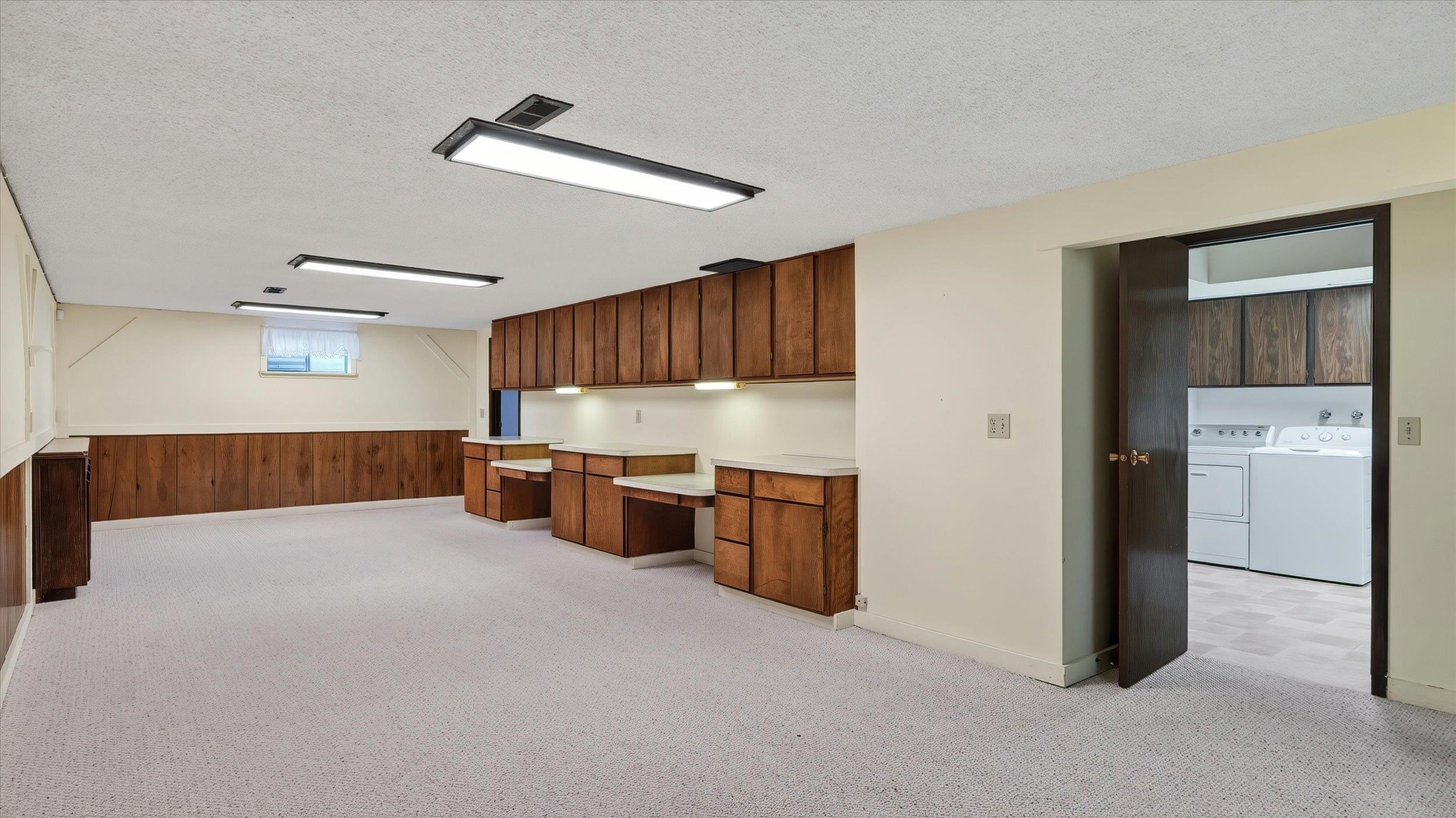 608 W Regina Ave - Photo 23