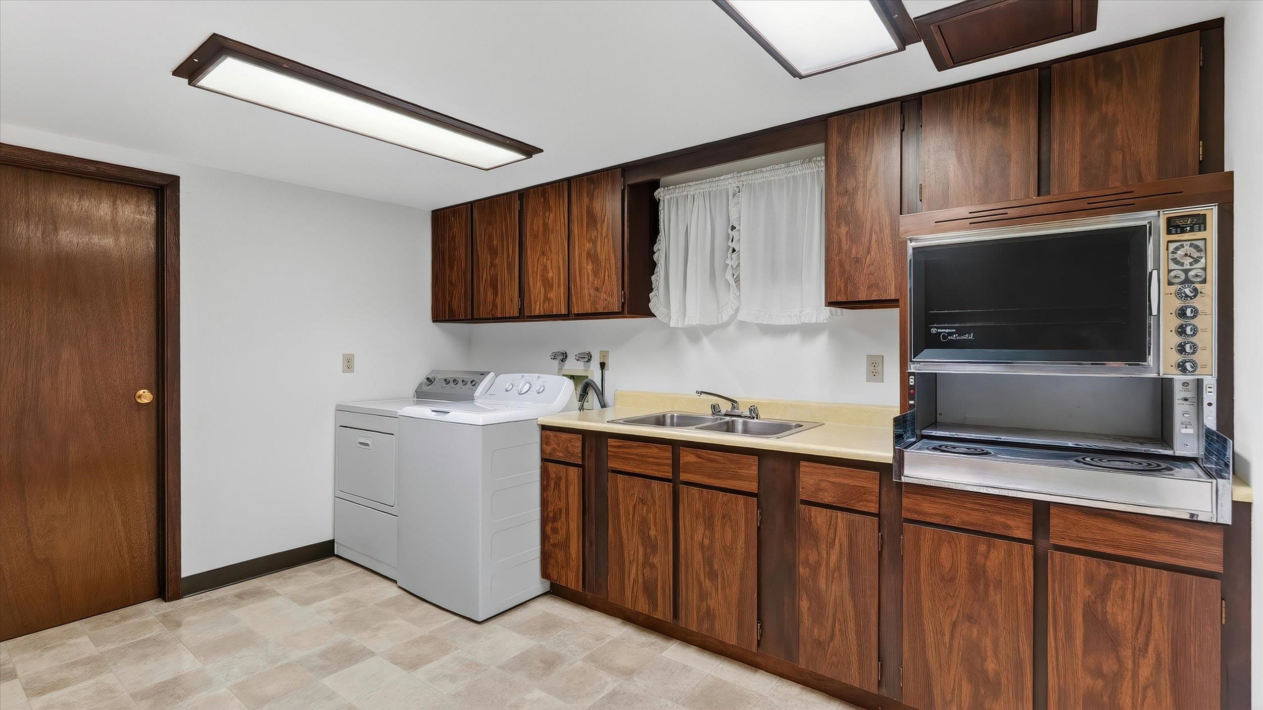 608 W Regina Ave - Photo 24