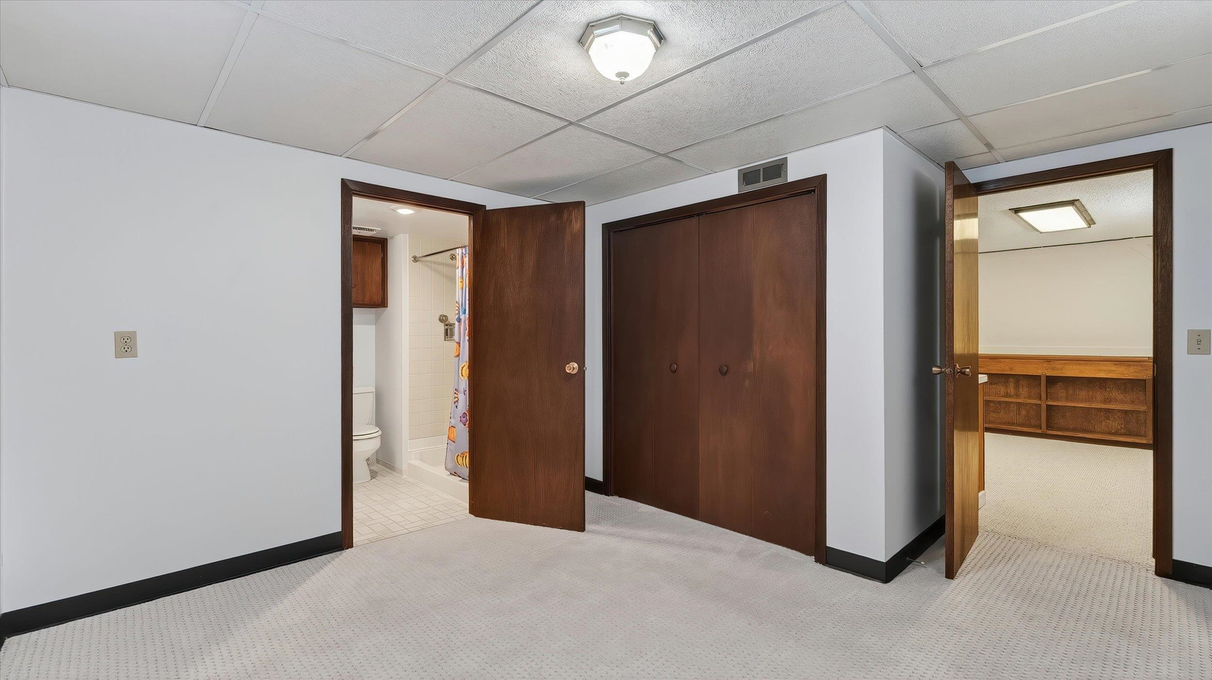 608 W Regina Ave - Photo 25