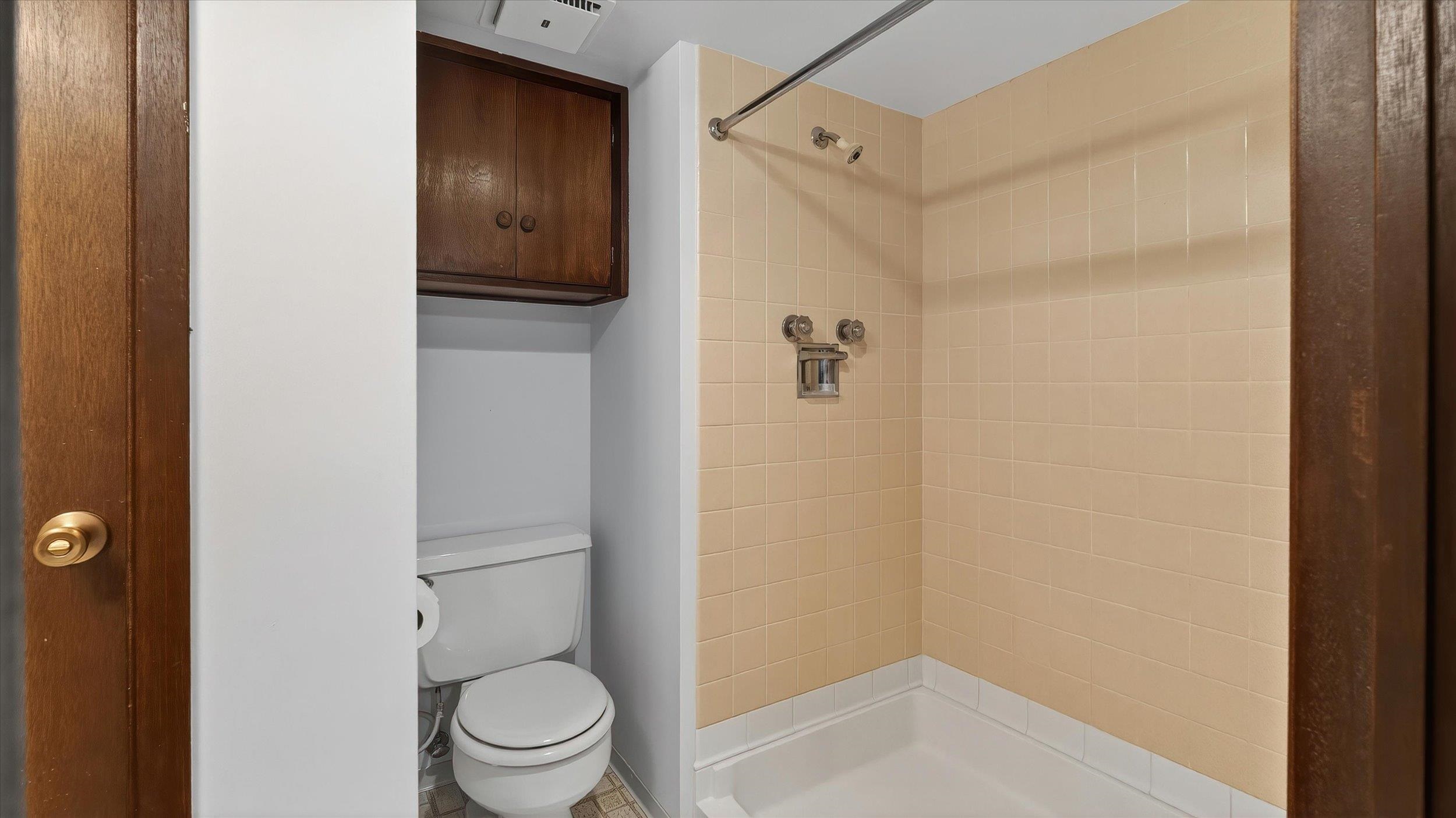 608 W Regina Ave - Photo 27