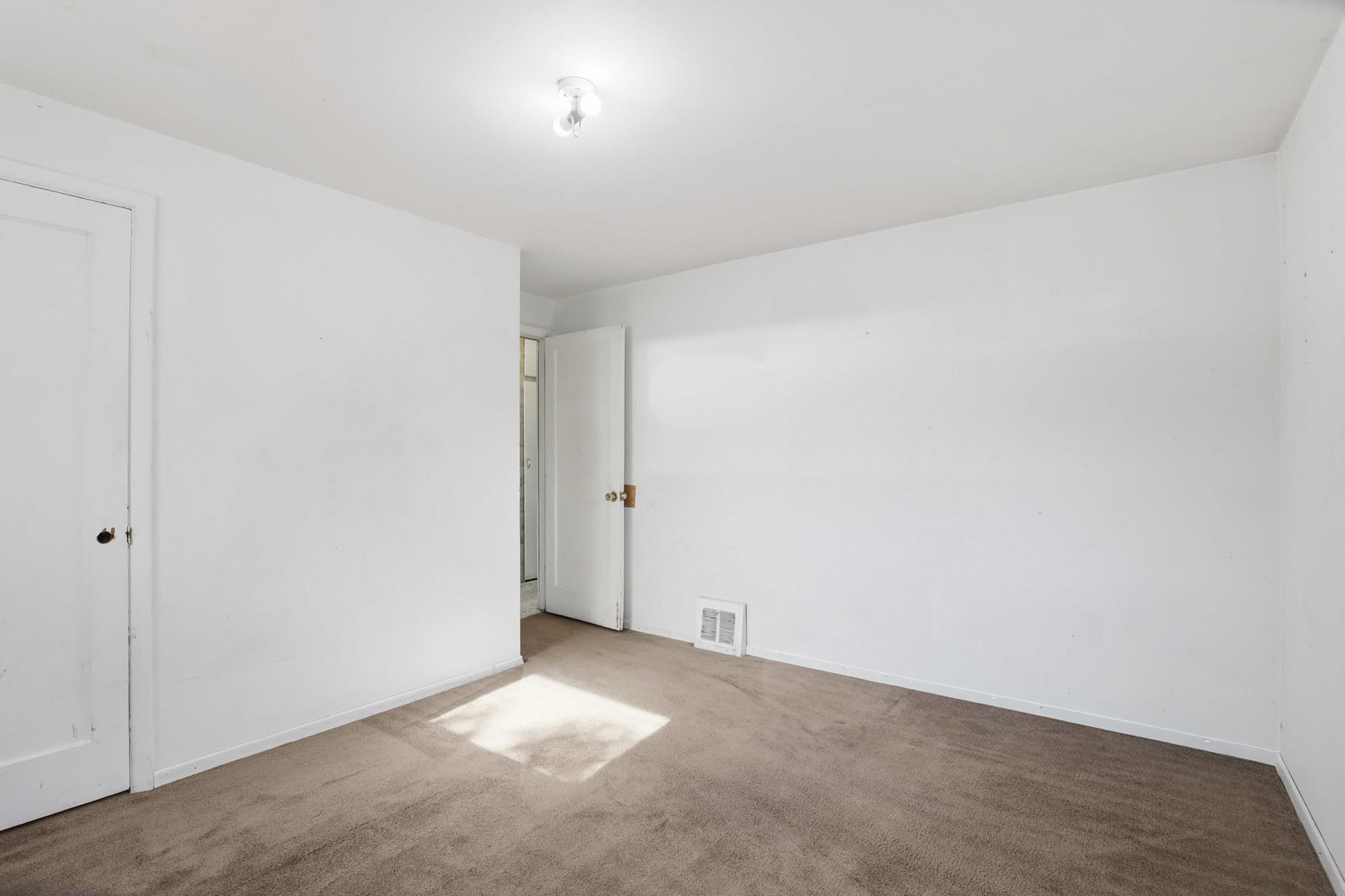 223 E Kiernan Ave - Photo 6