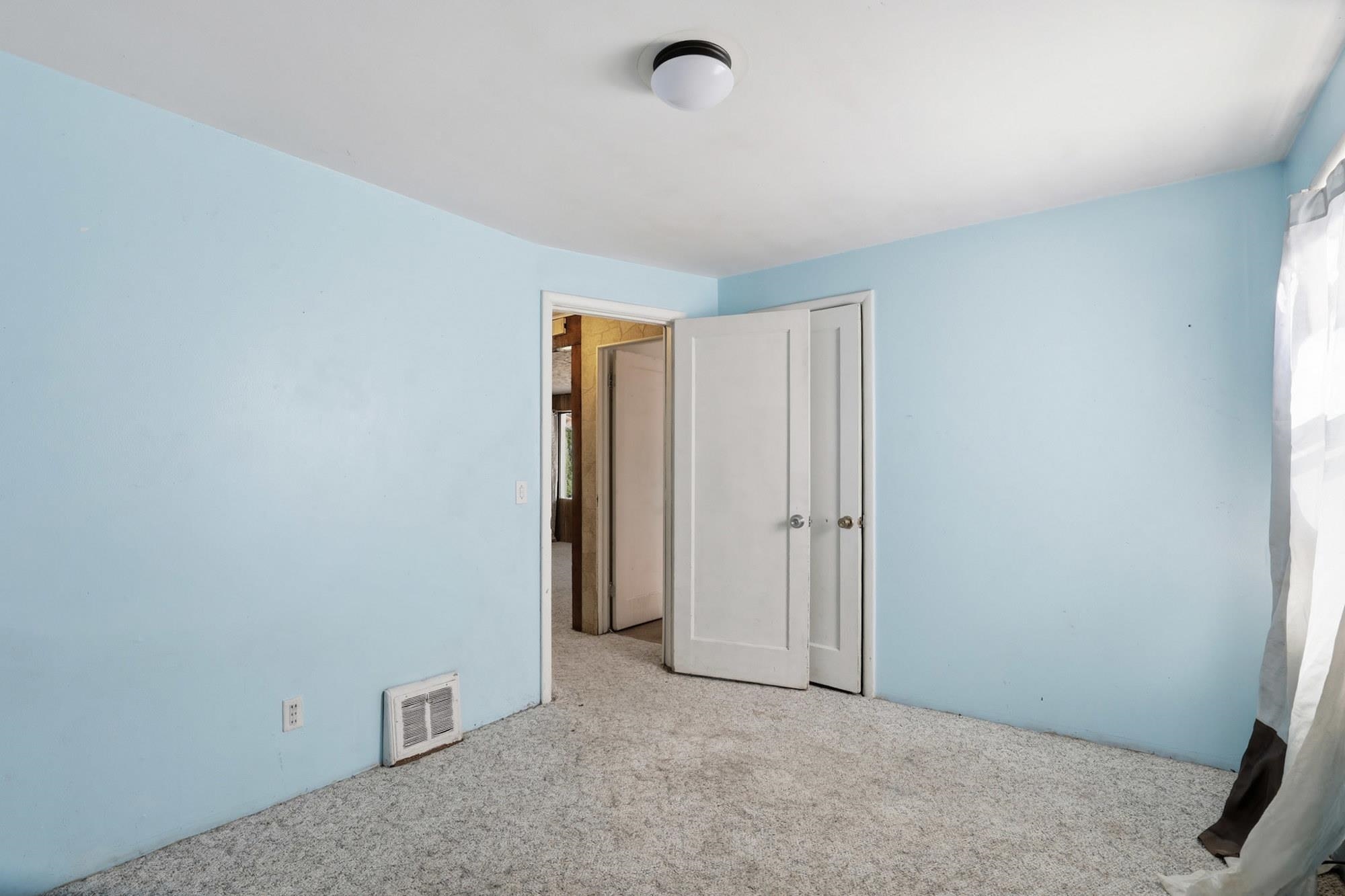 223 E Kiernan Ave - Photo 9
