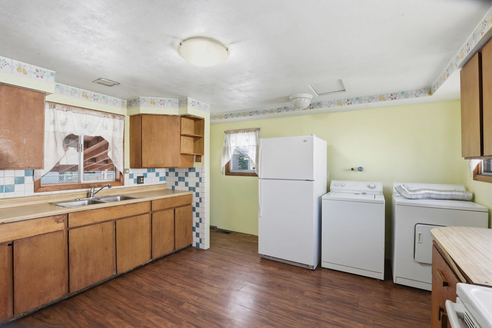 223 E Kiernan Ave - Photo 14