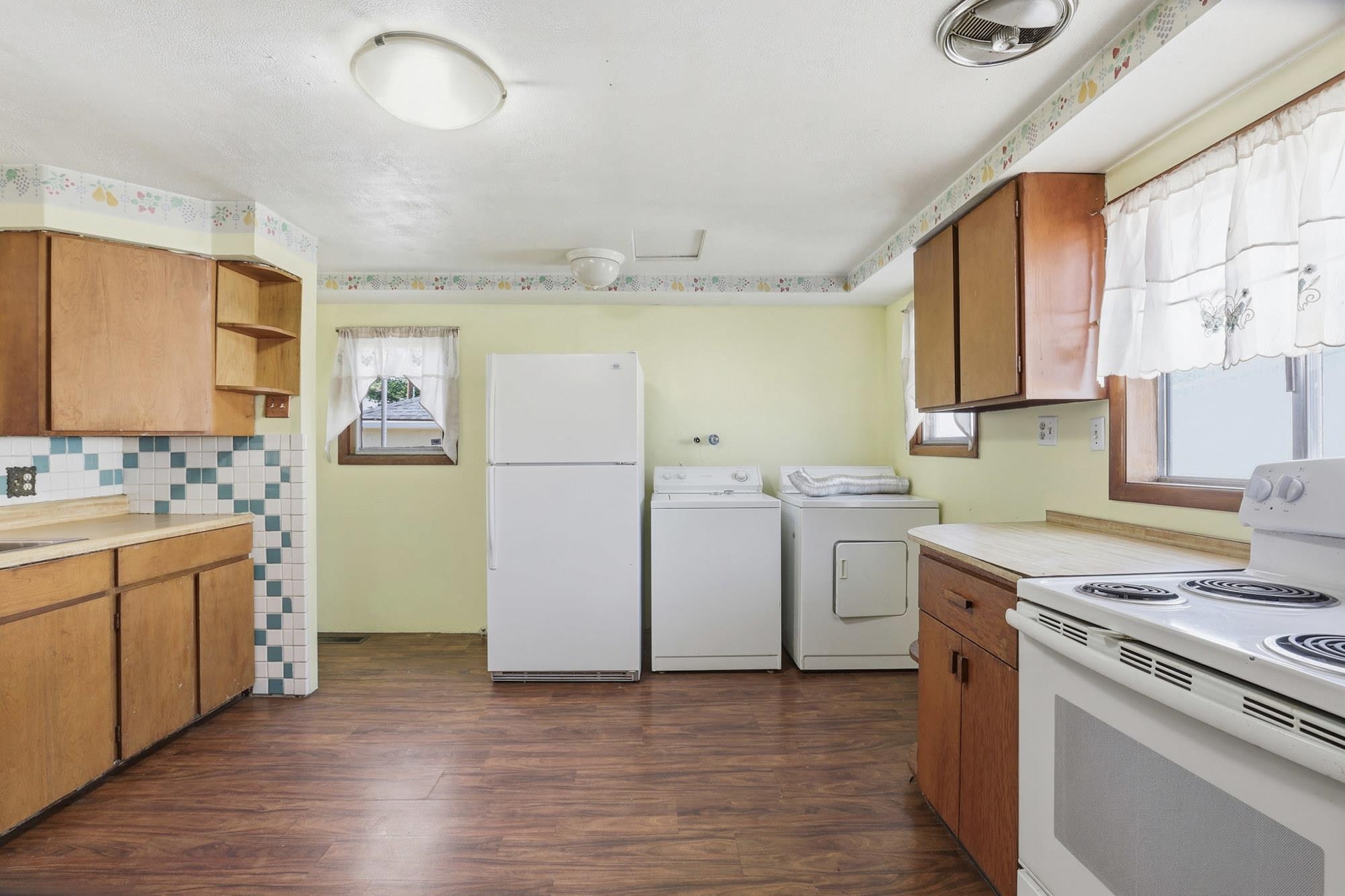 223 E Kiernan Ave - Photo 13