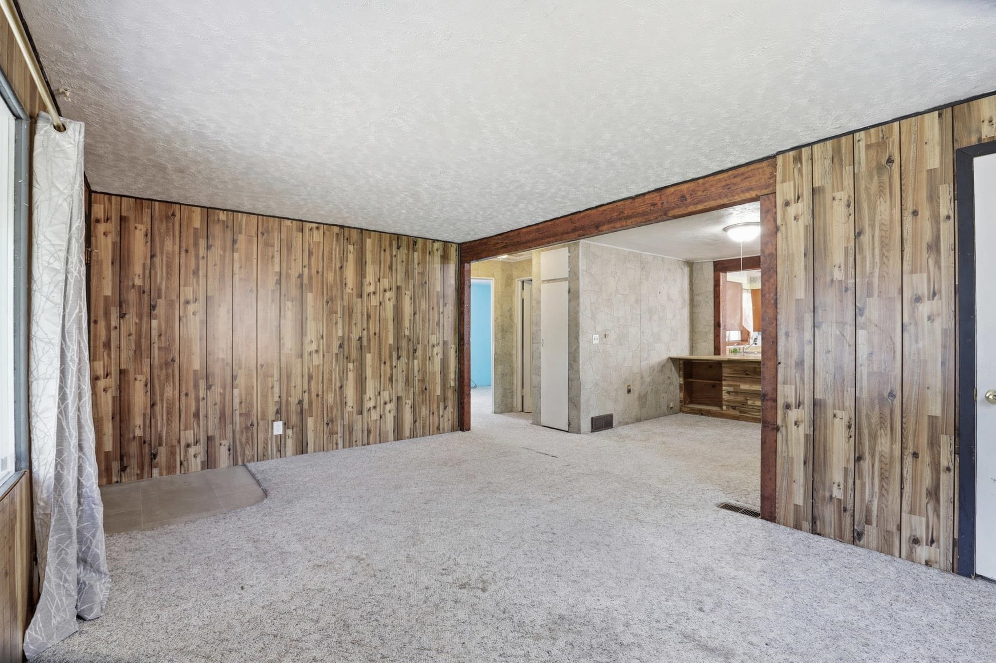 223 E Kiernan Ave - Photo 4