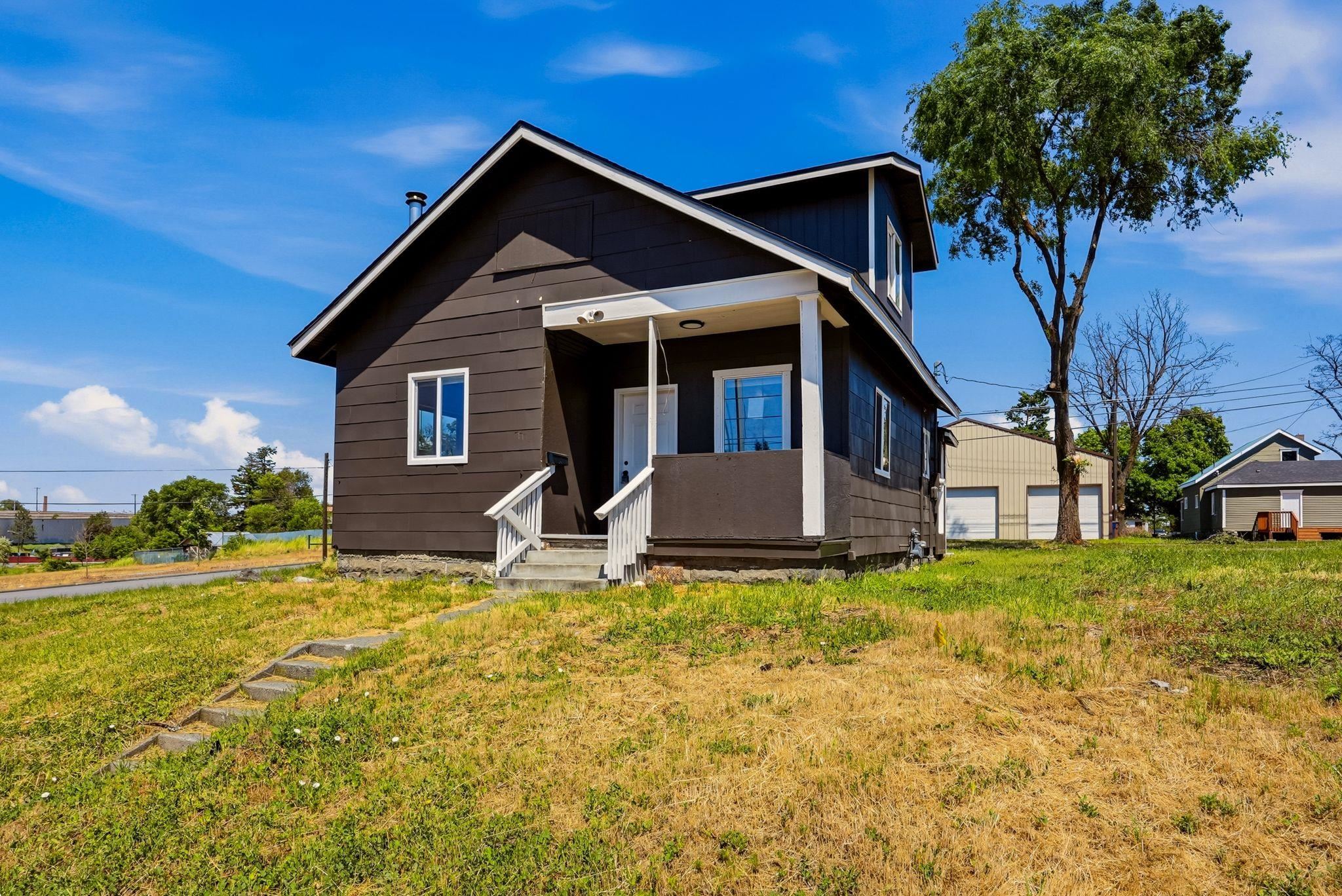 1411 E 2nd Ave - Photo 1