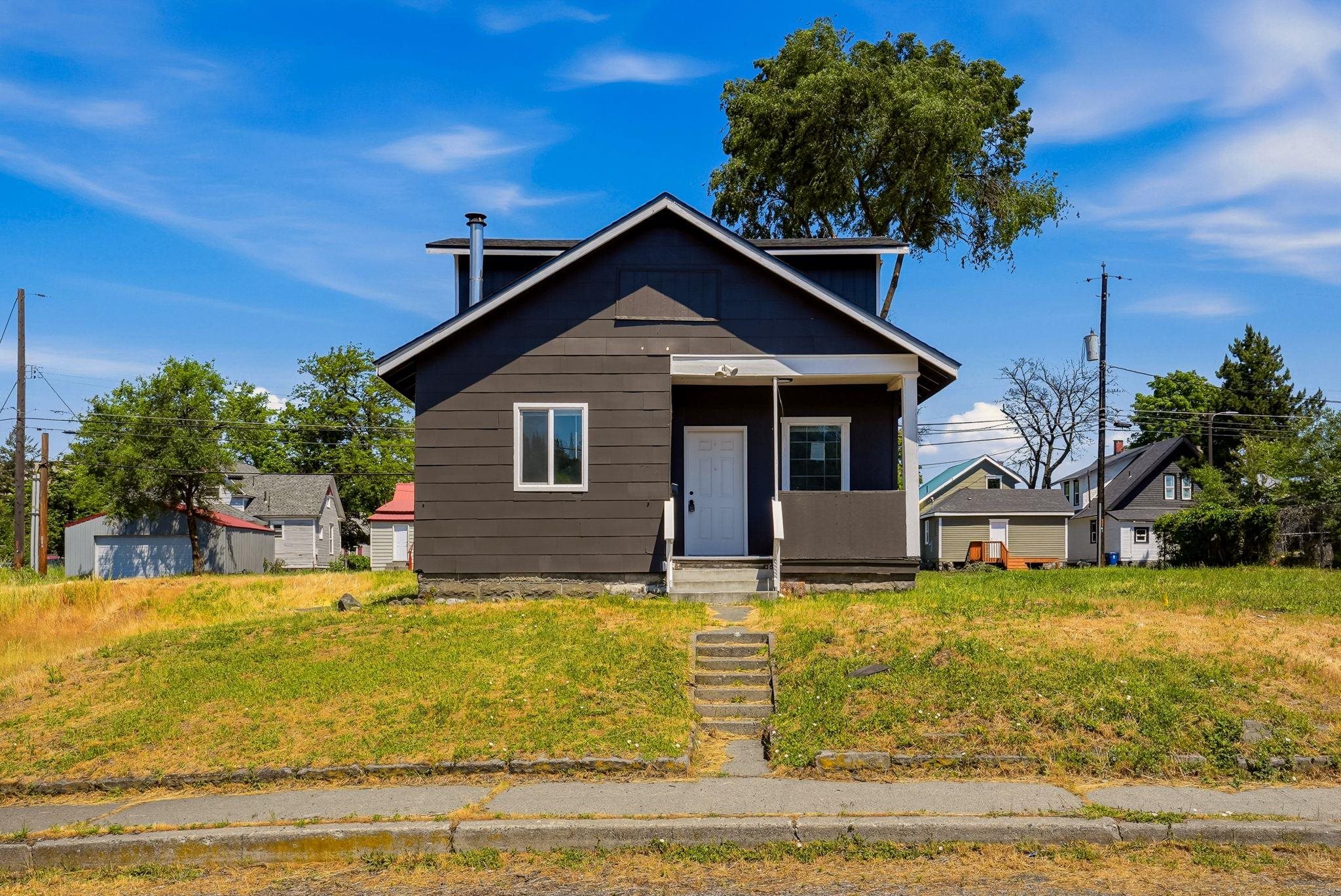 1411 E 2nd Ave - Photo 2