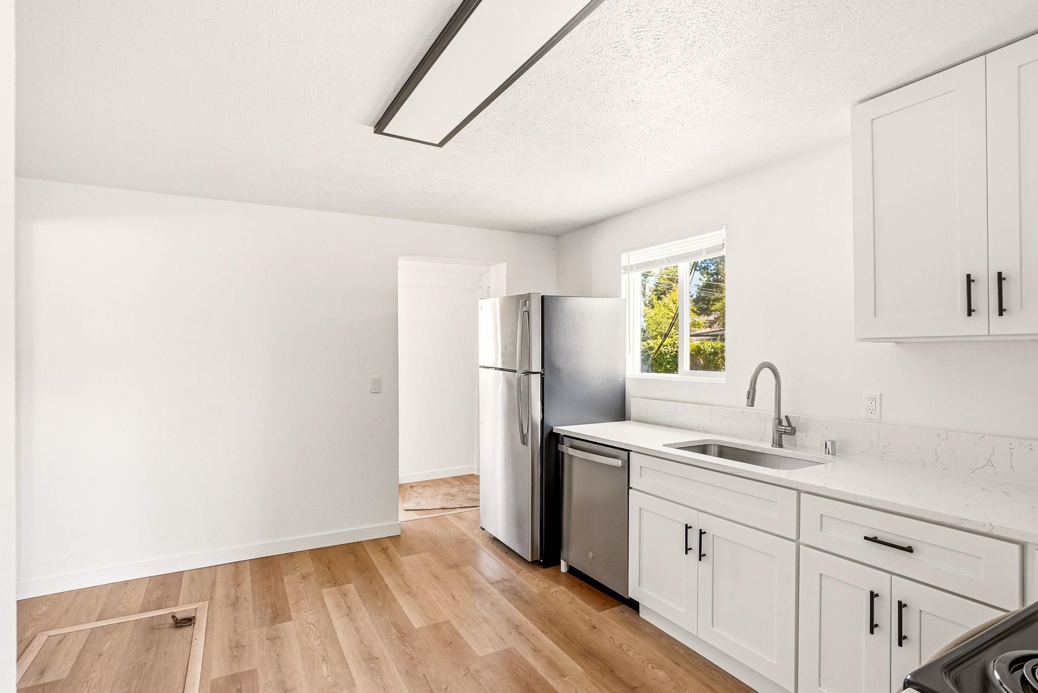 1411 E 2nd Ave - Photo 6