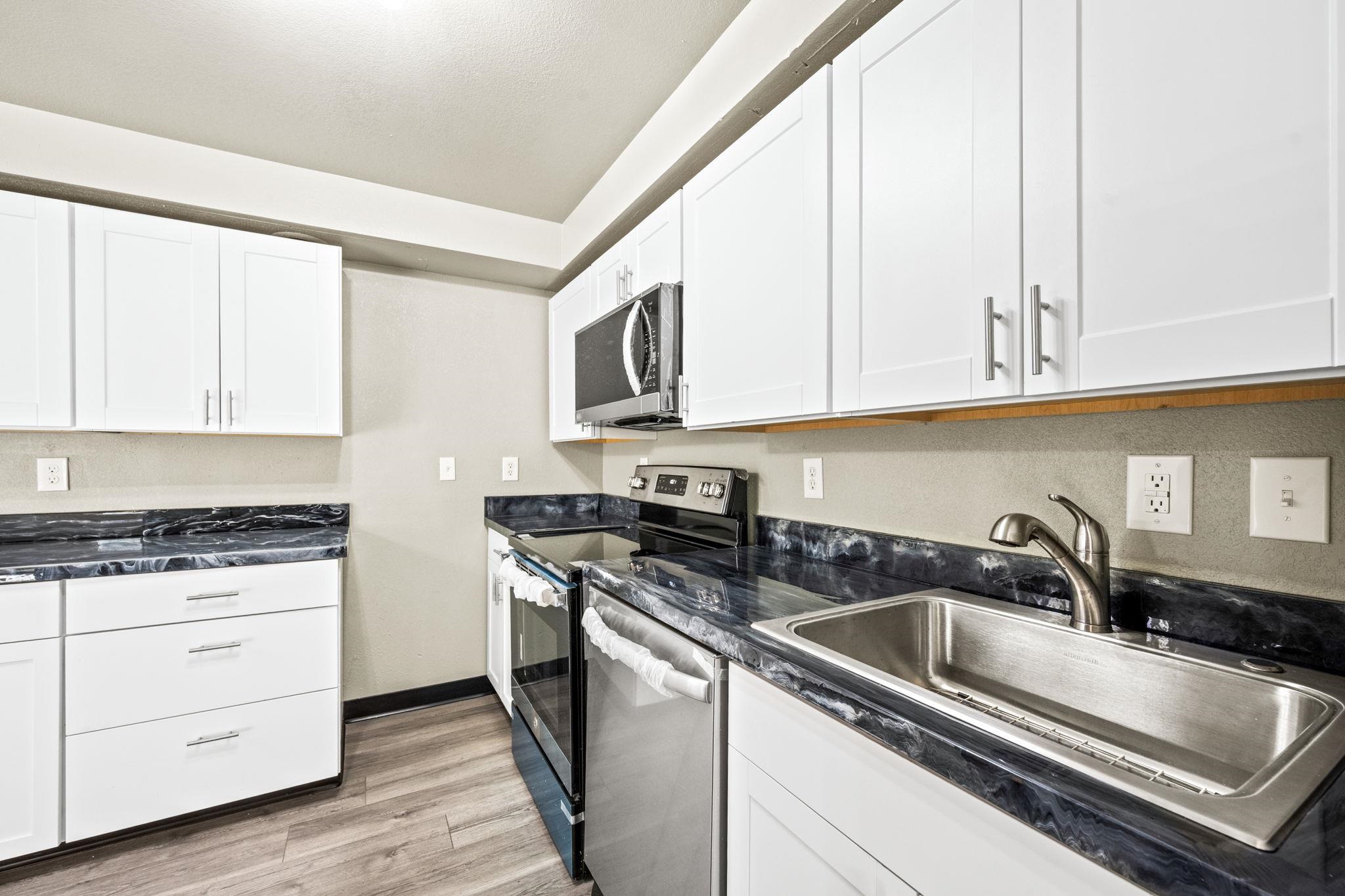 11448 W Meadowview Ln - Photo 4