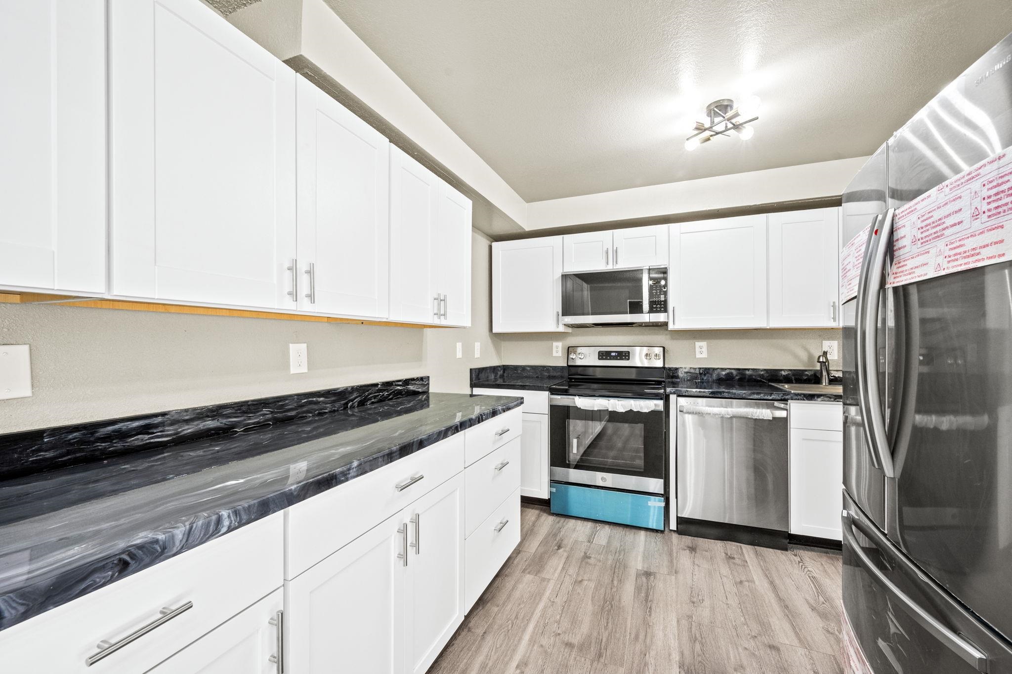 11448 W Meadowview Ln - Photo 5