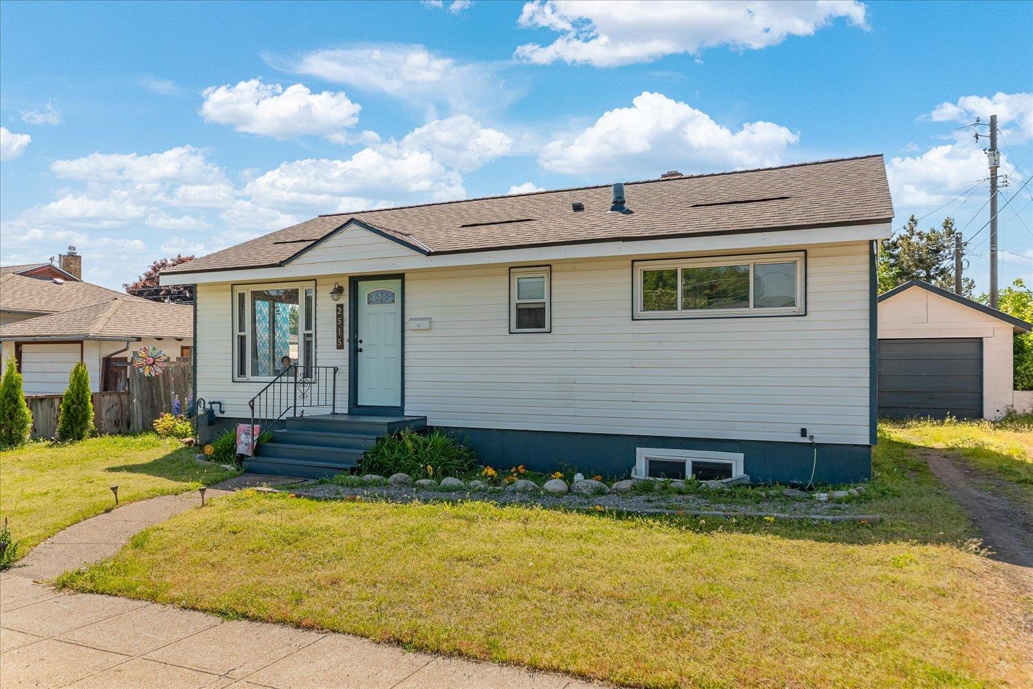 2515 N Julia St - Photo 2