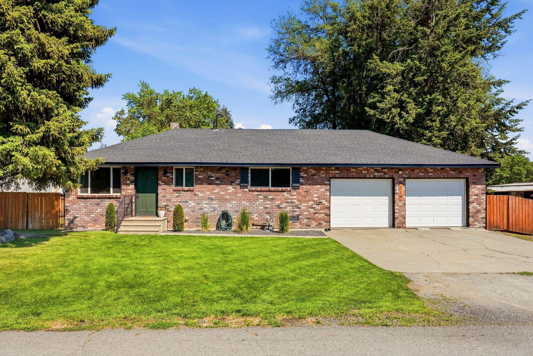 716 N Vernon Ave - Photo 1