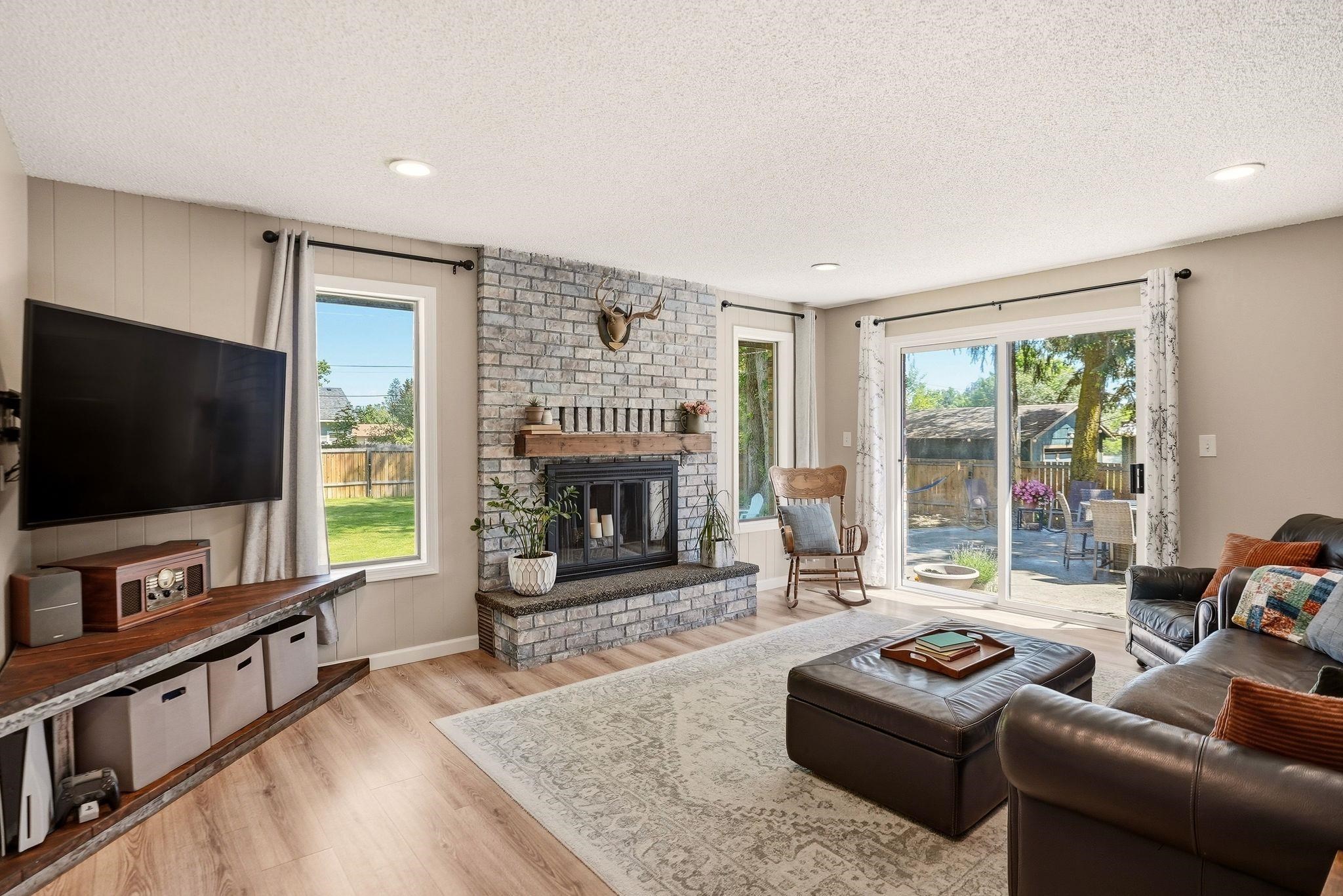 716 N Vernon Ave - Photo 3