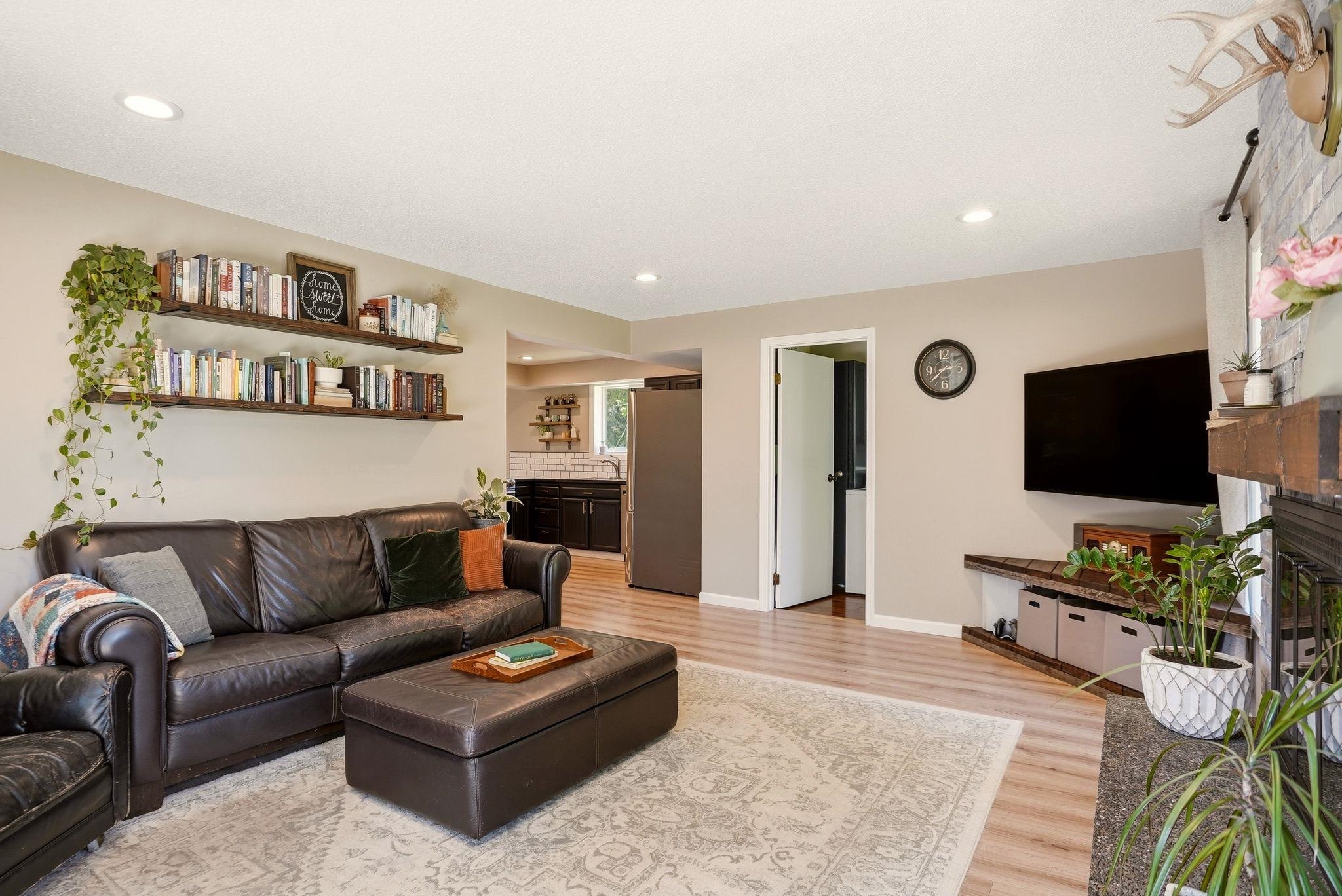 716 N Vernon Ave - Photo 4