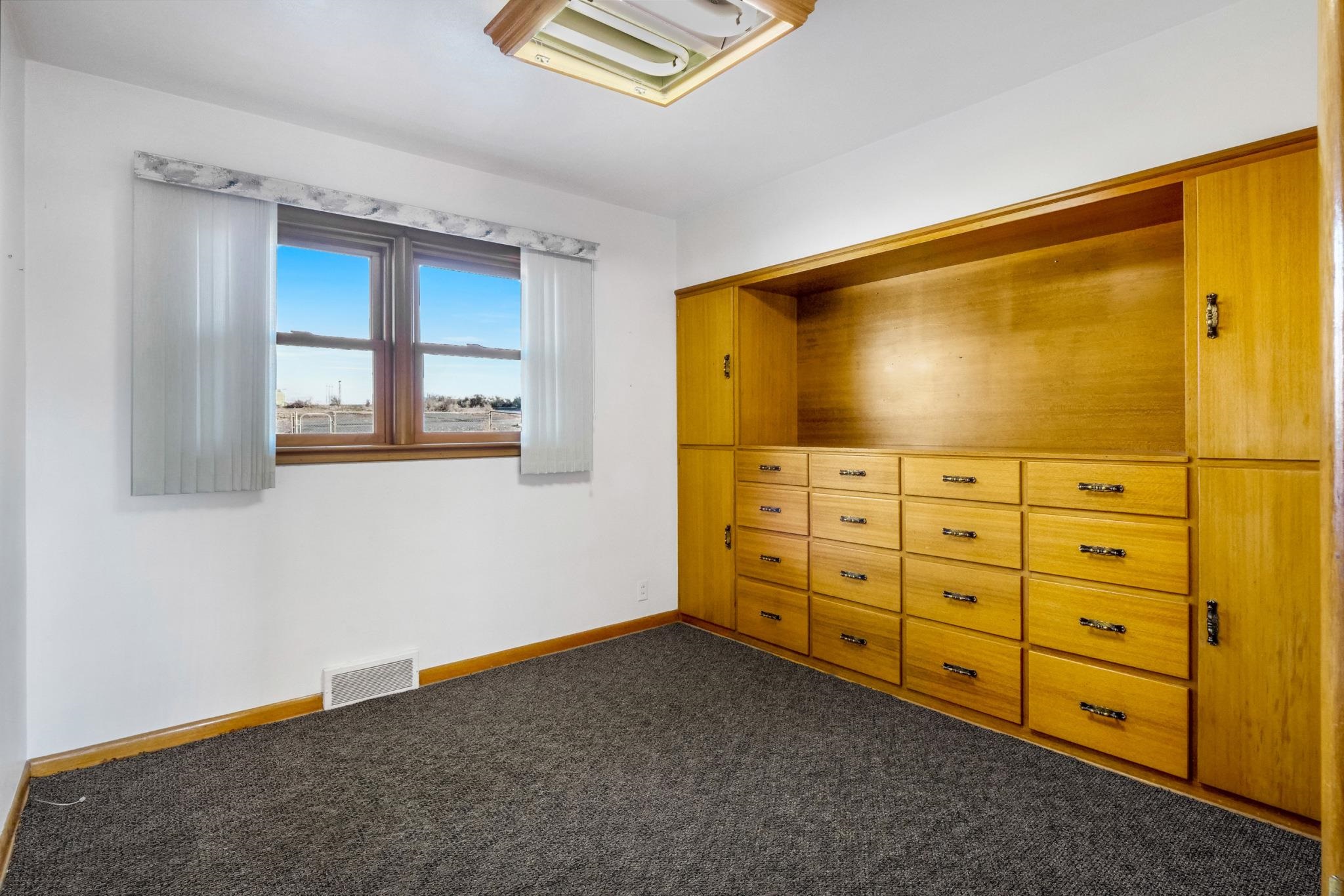 319 E 3rd Ave - Photo 22