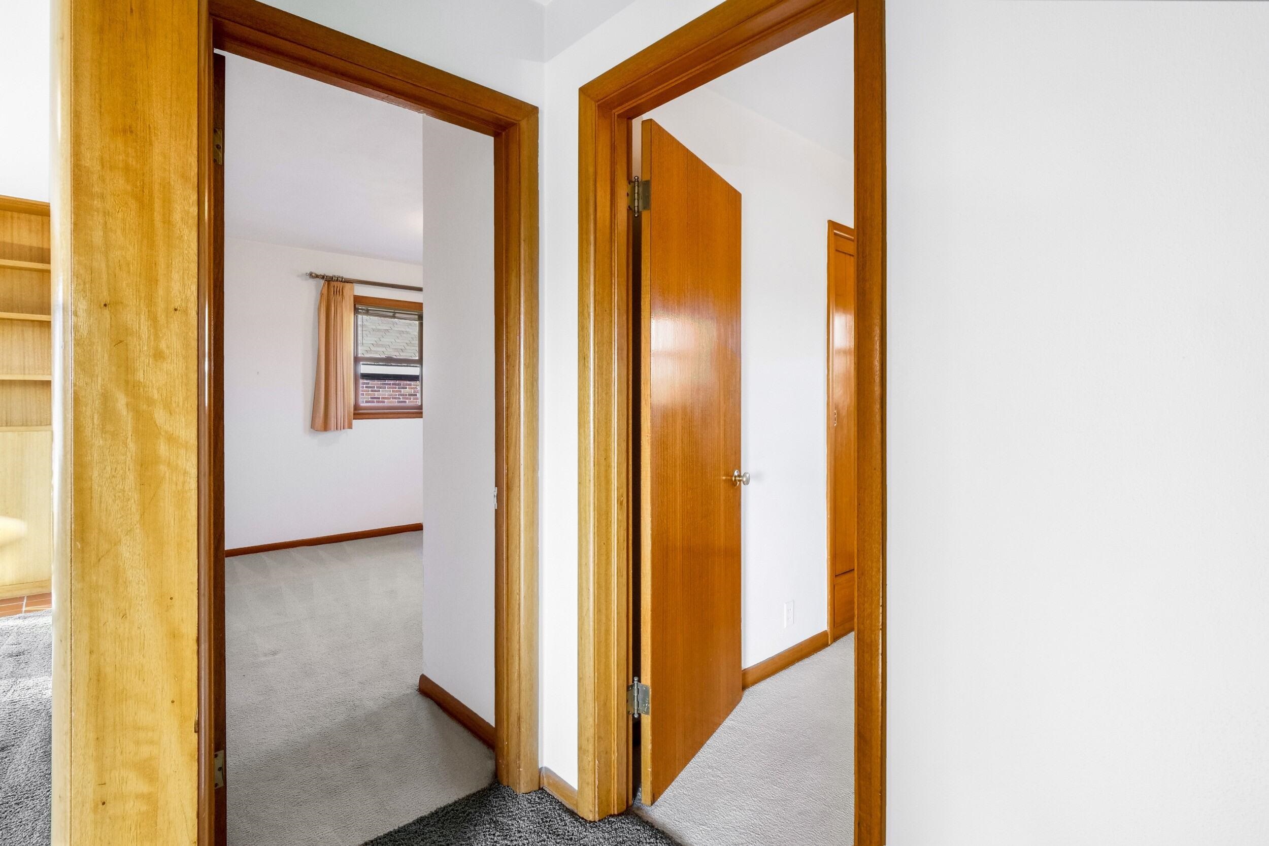 319 E 3rd Ave - Photo 14
