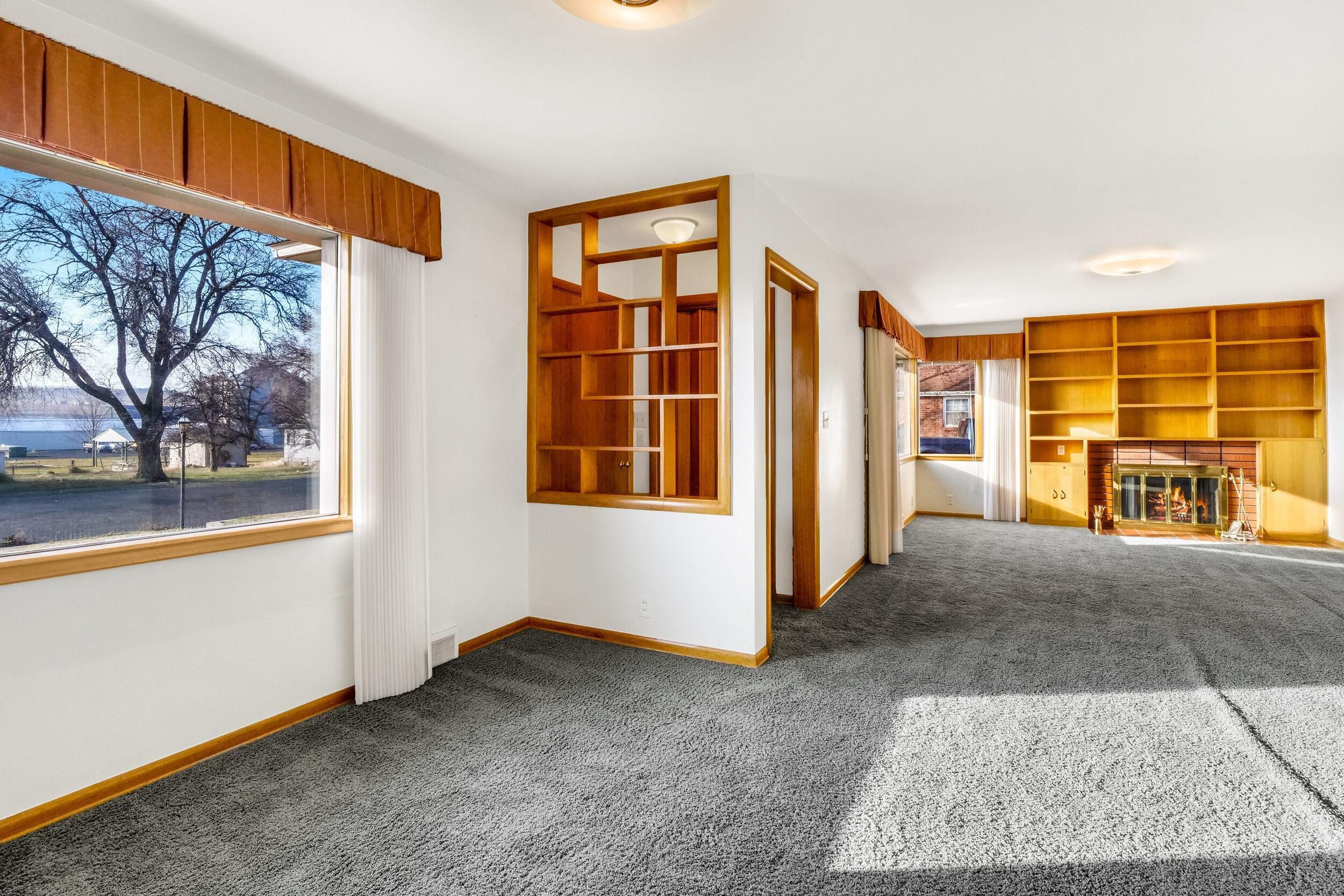 319 E 3rd Ave - Photo 25