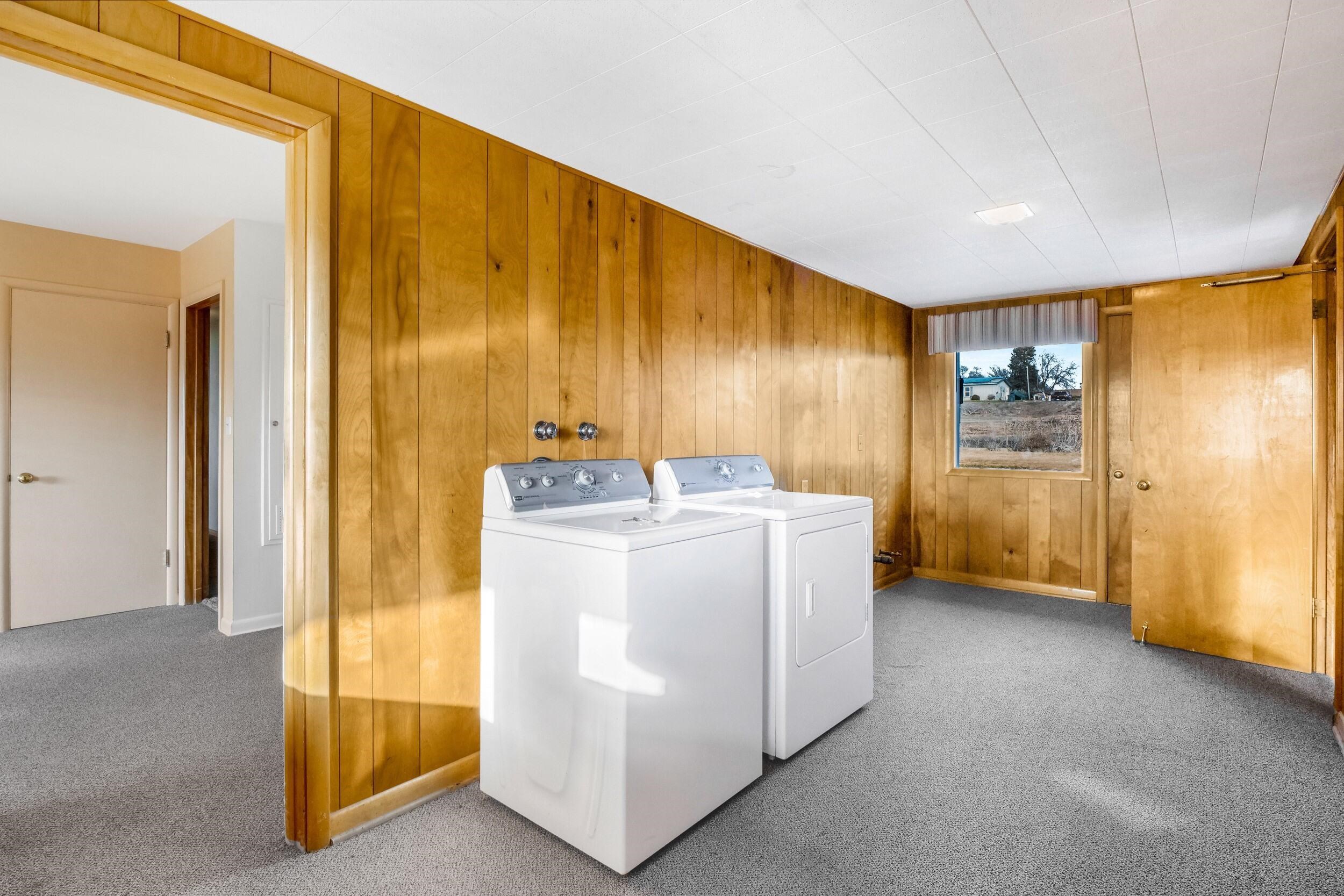 319 E 3rd Ave - Photo 30
