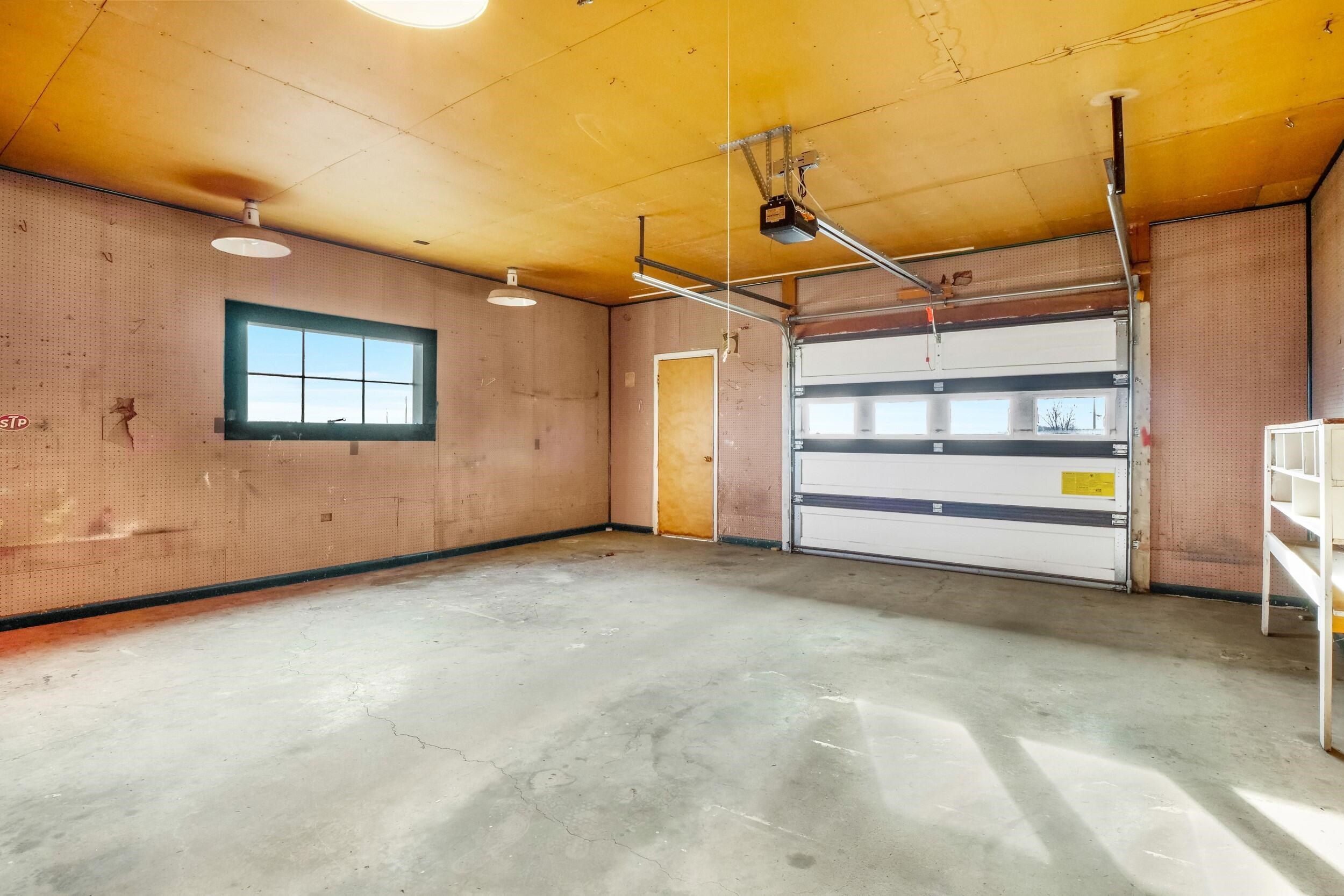 319 E 3rd Ave - Photo 35