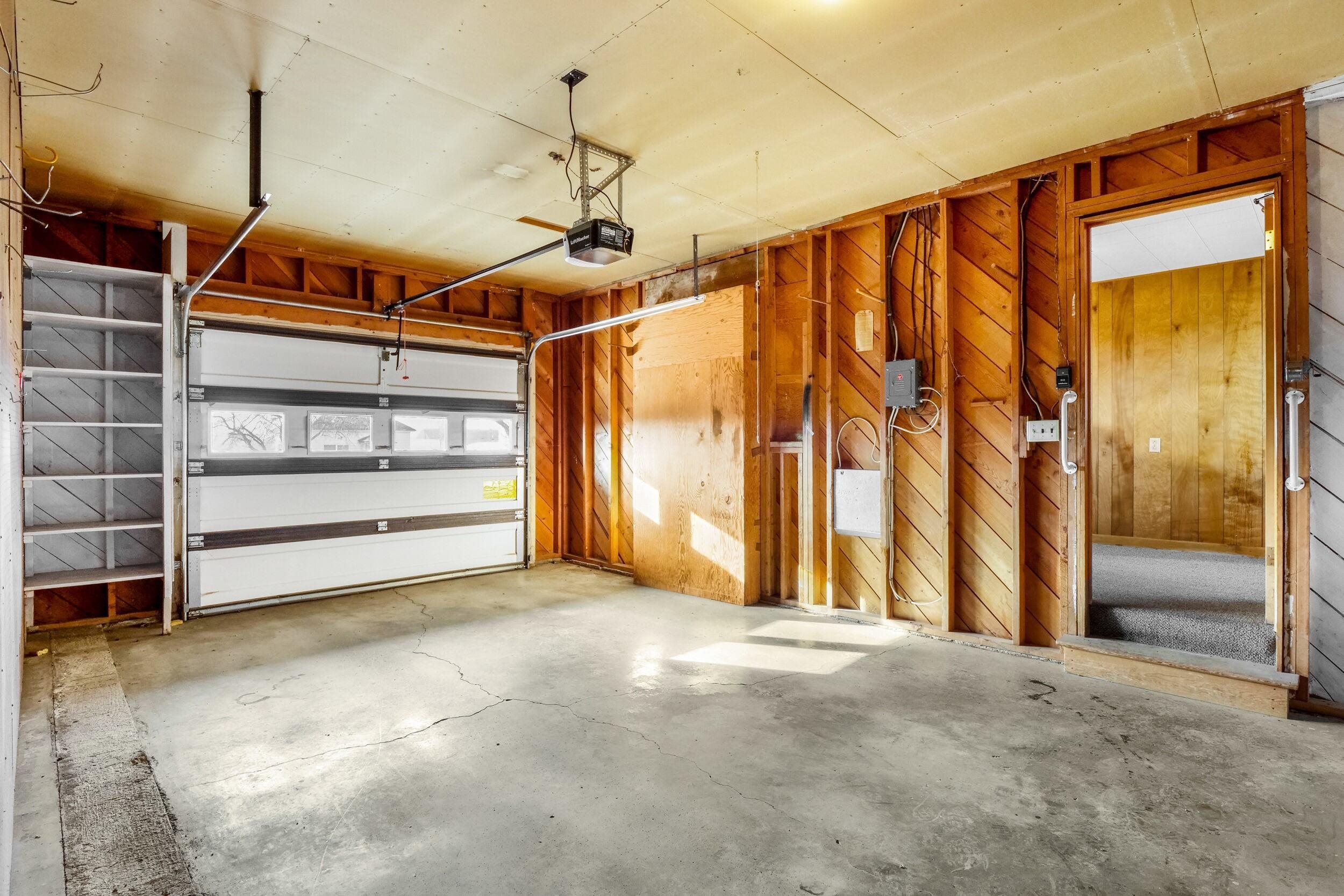 319 E 3rd Ave - Photo 33