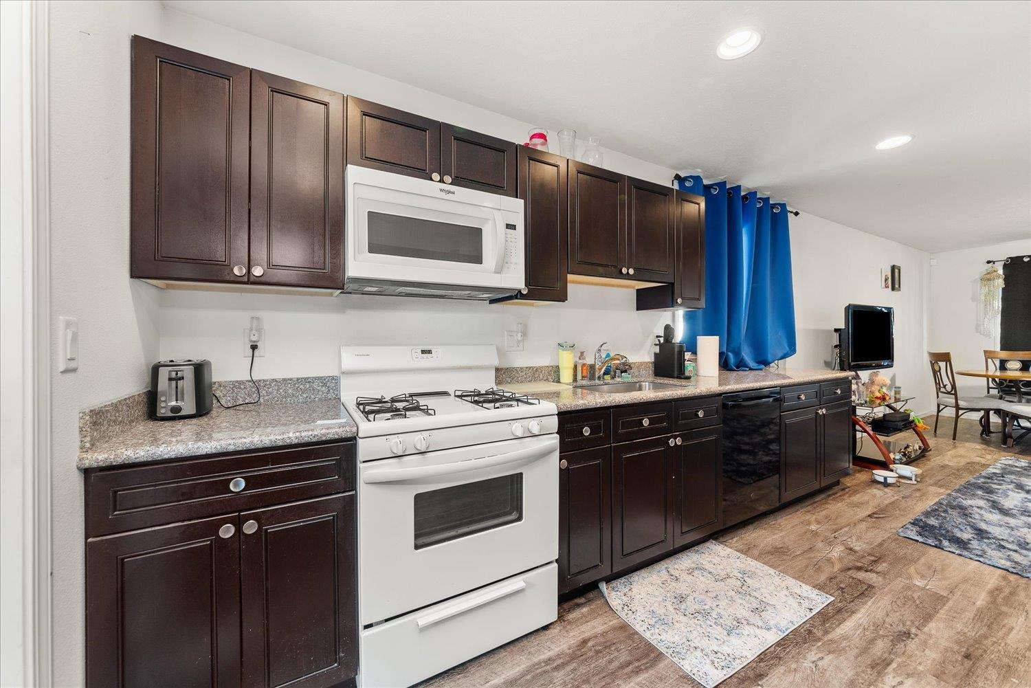 7125 N Crestline St - Photo 5