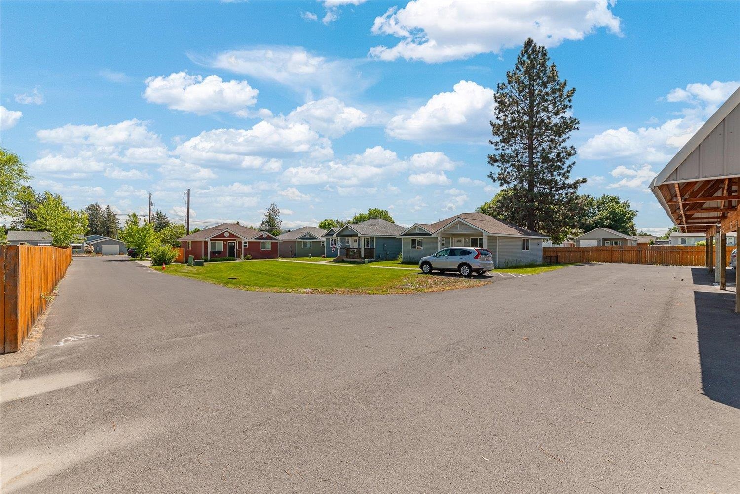 7125 N Crestline St - Photo 4