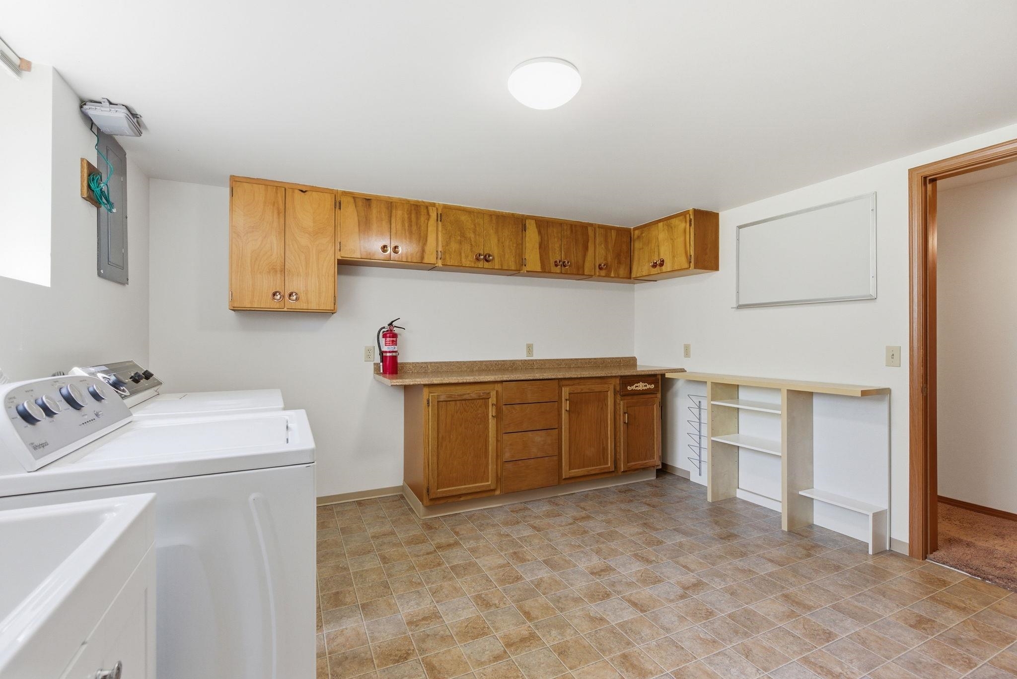 903 W HAWTHORNE Rd - Photo 33