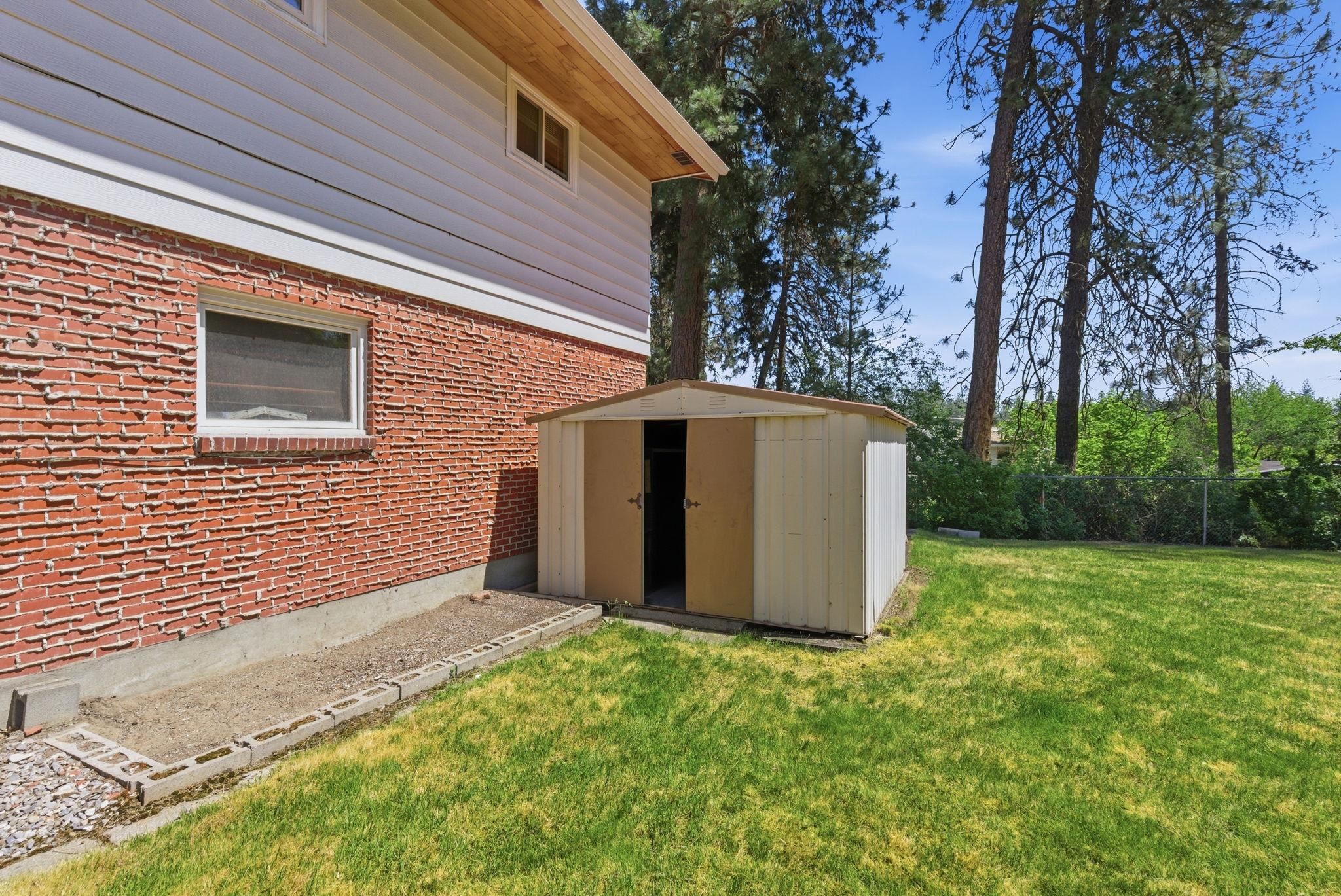 903 W HAWTHORNE Rd - Photo 47