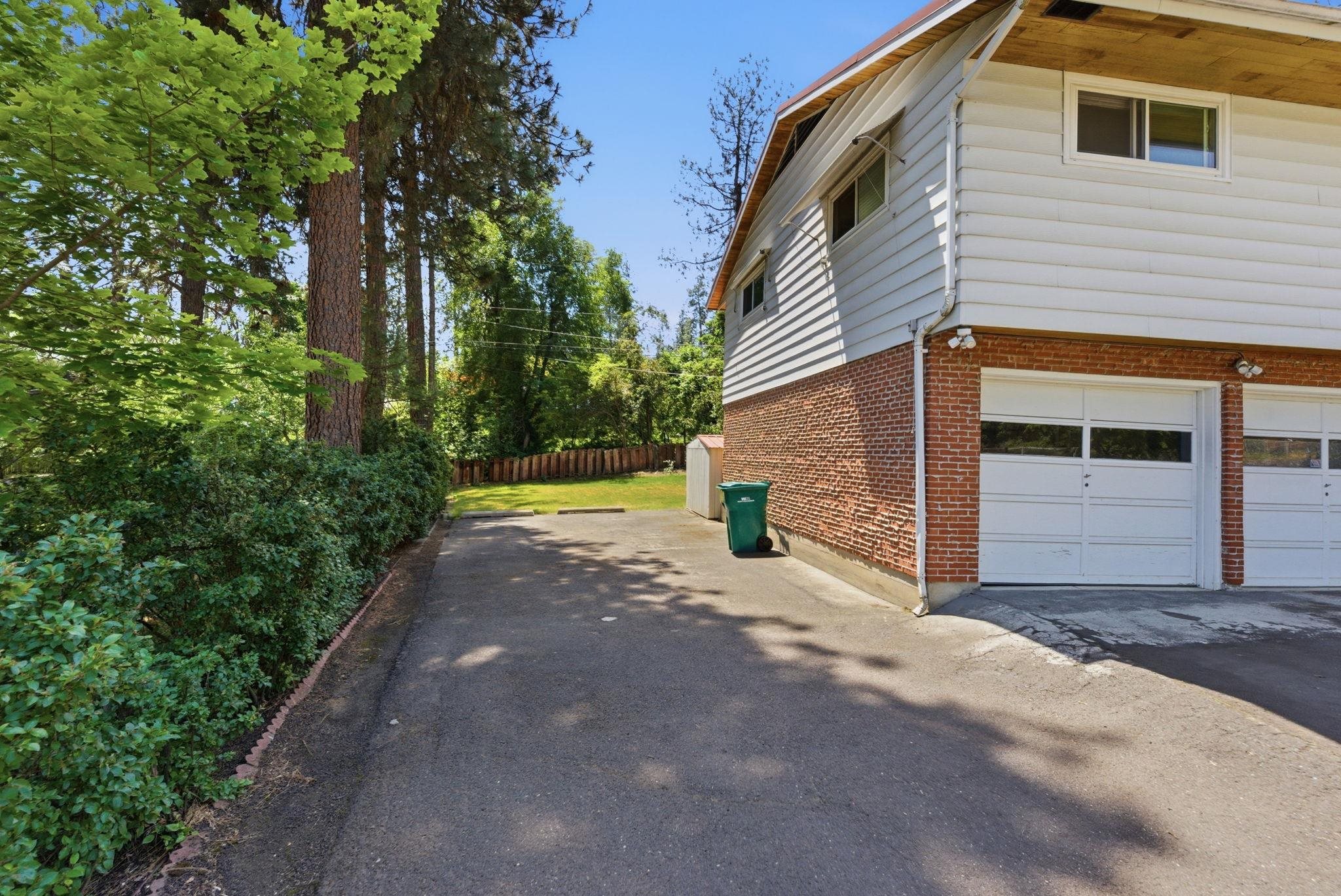 903 W HAWTHORNE Rd - Photo 48