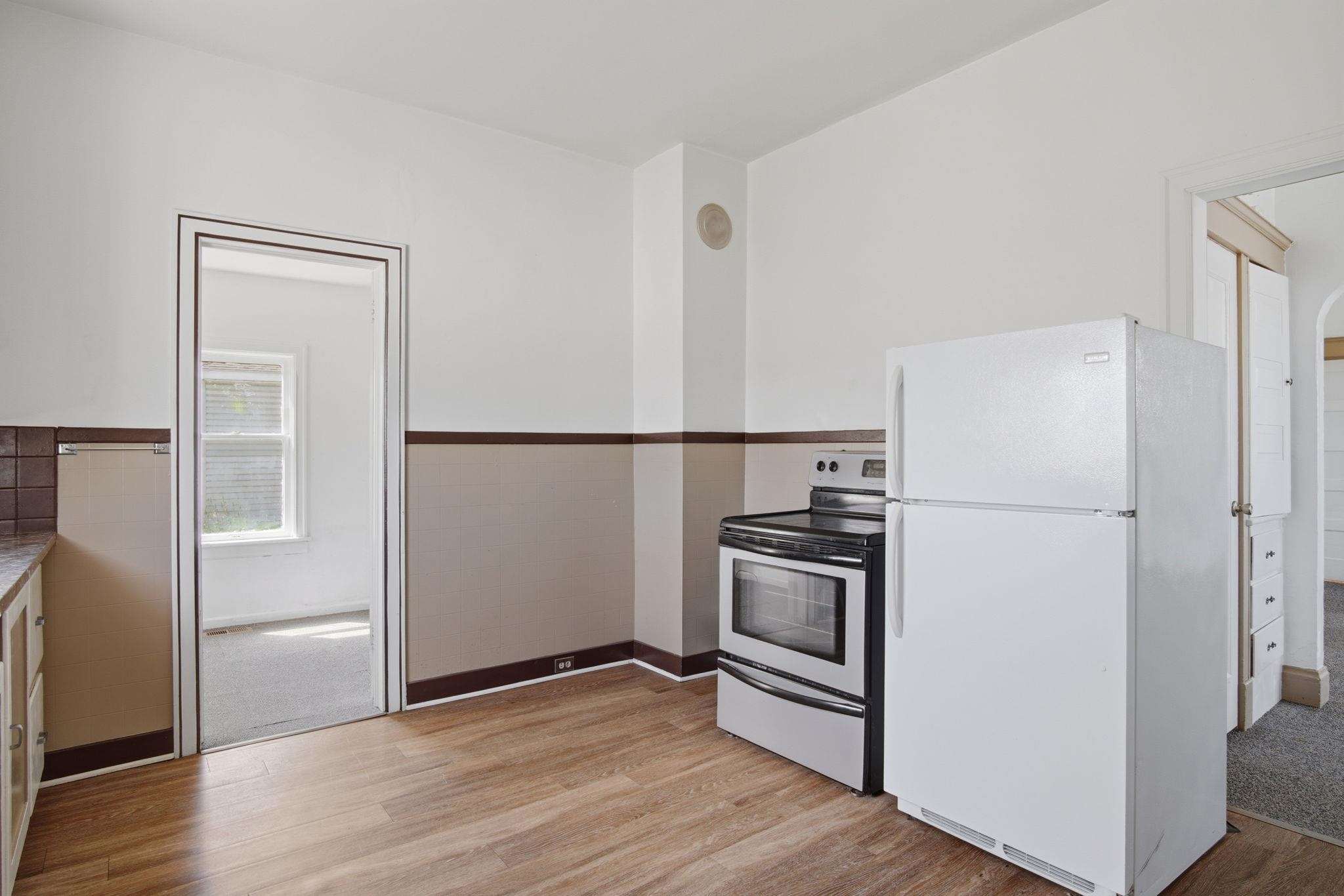 1017 W Fairview Ave - Photo 4