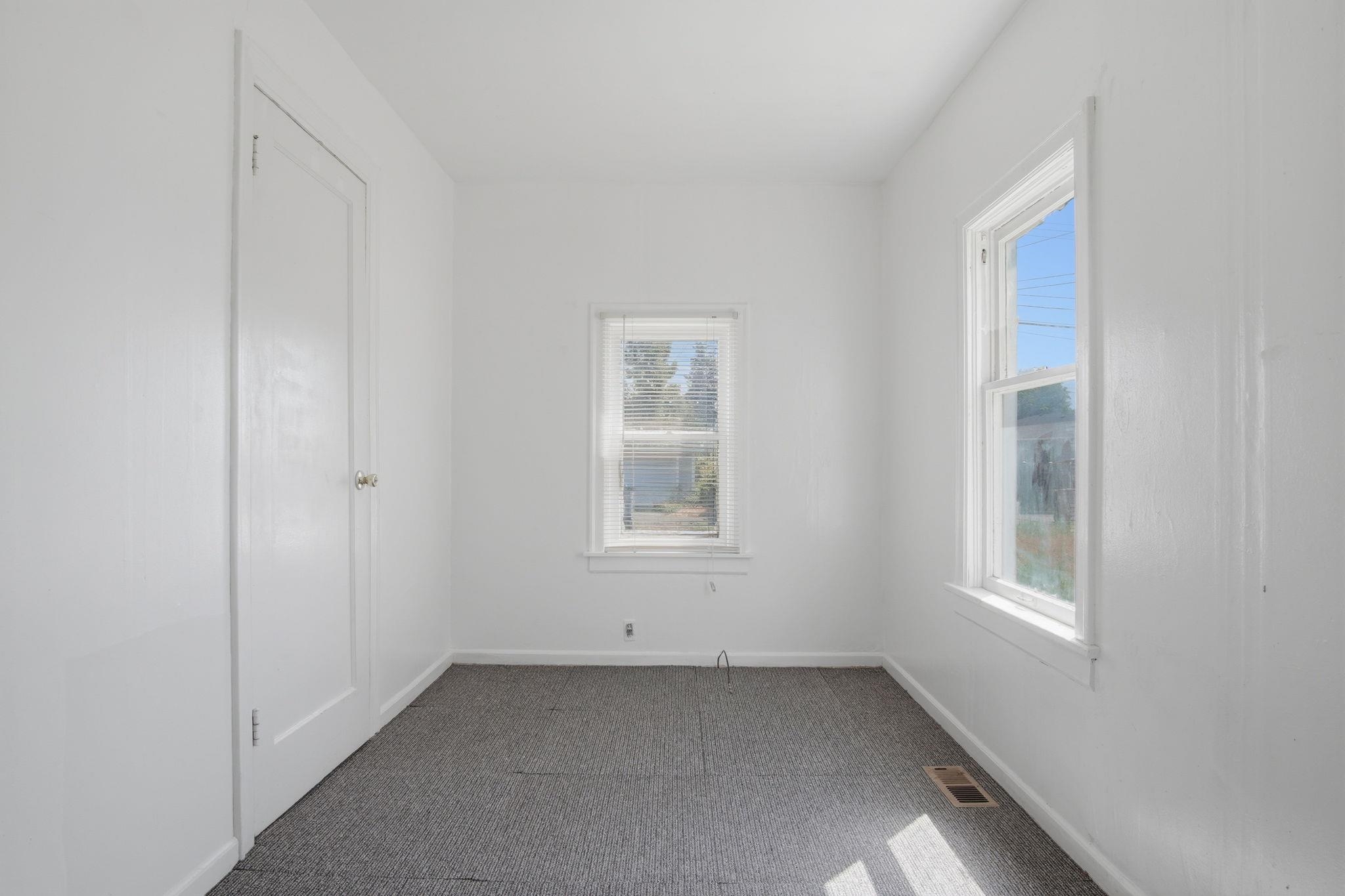 1017 W Fairview Ave - Photo 11