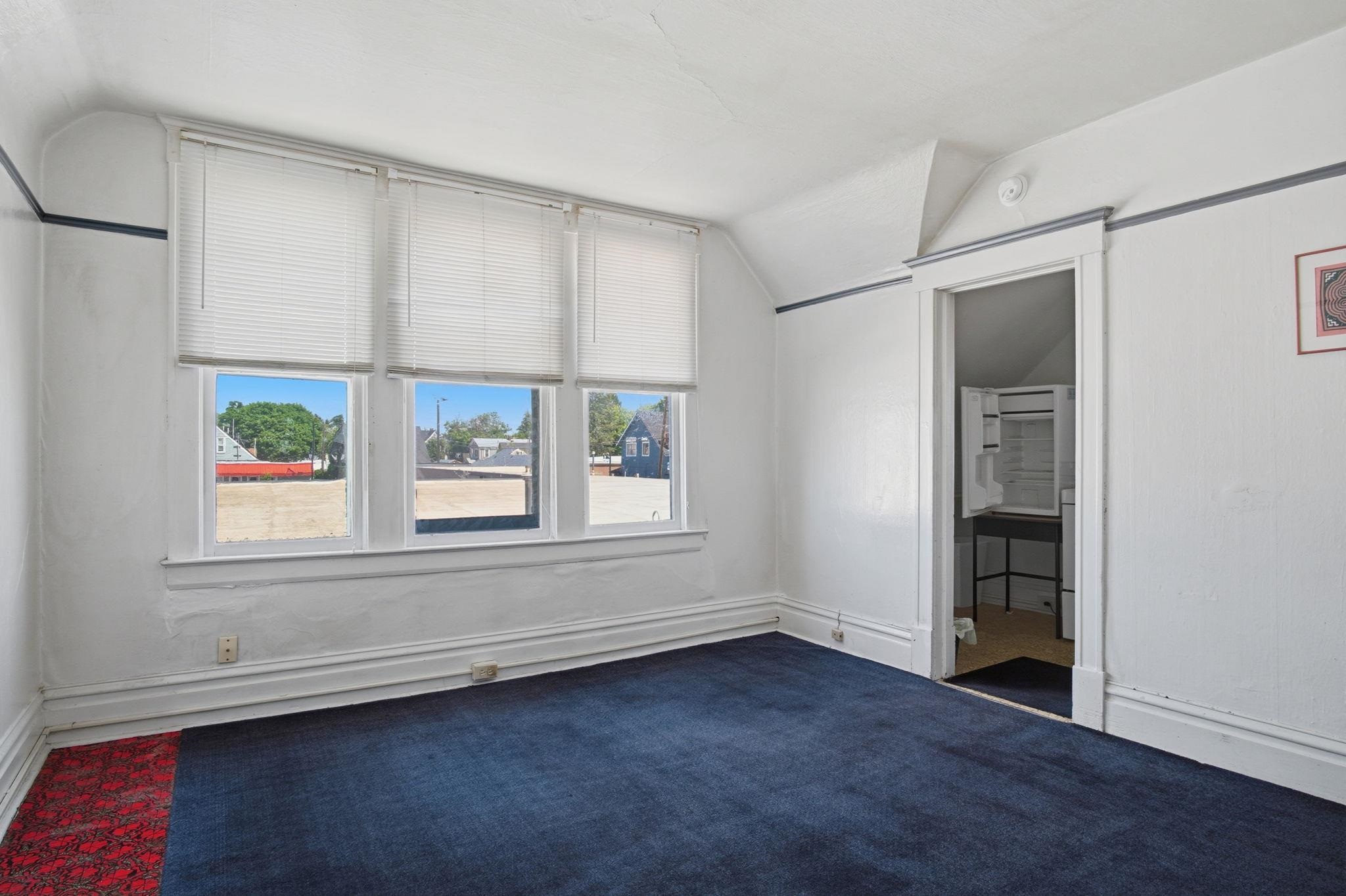 1017 W Fairview Ave - Photo 5