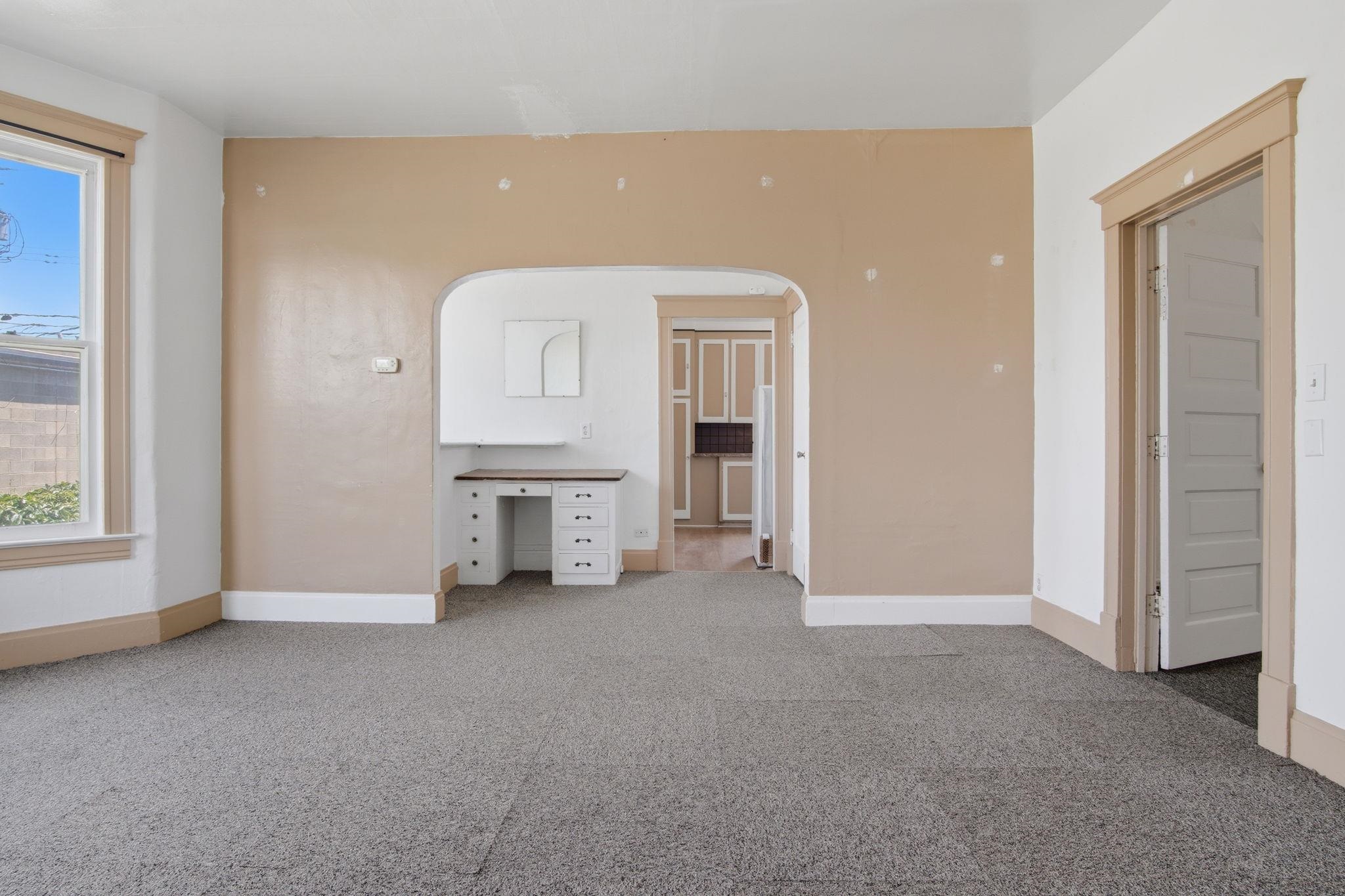 1017 W Fairview Ave - Photo 2