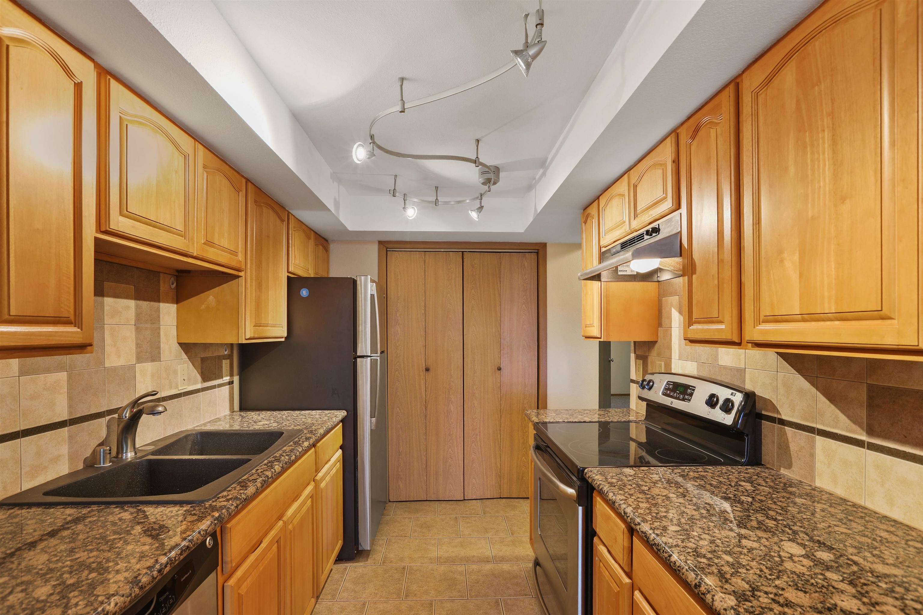 1711 W 7th Ave - Photo 8