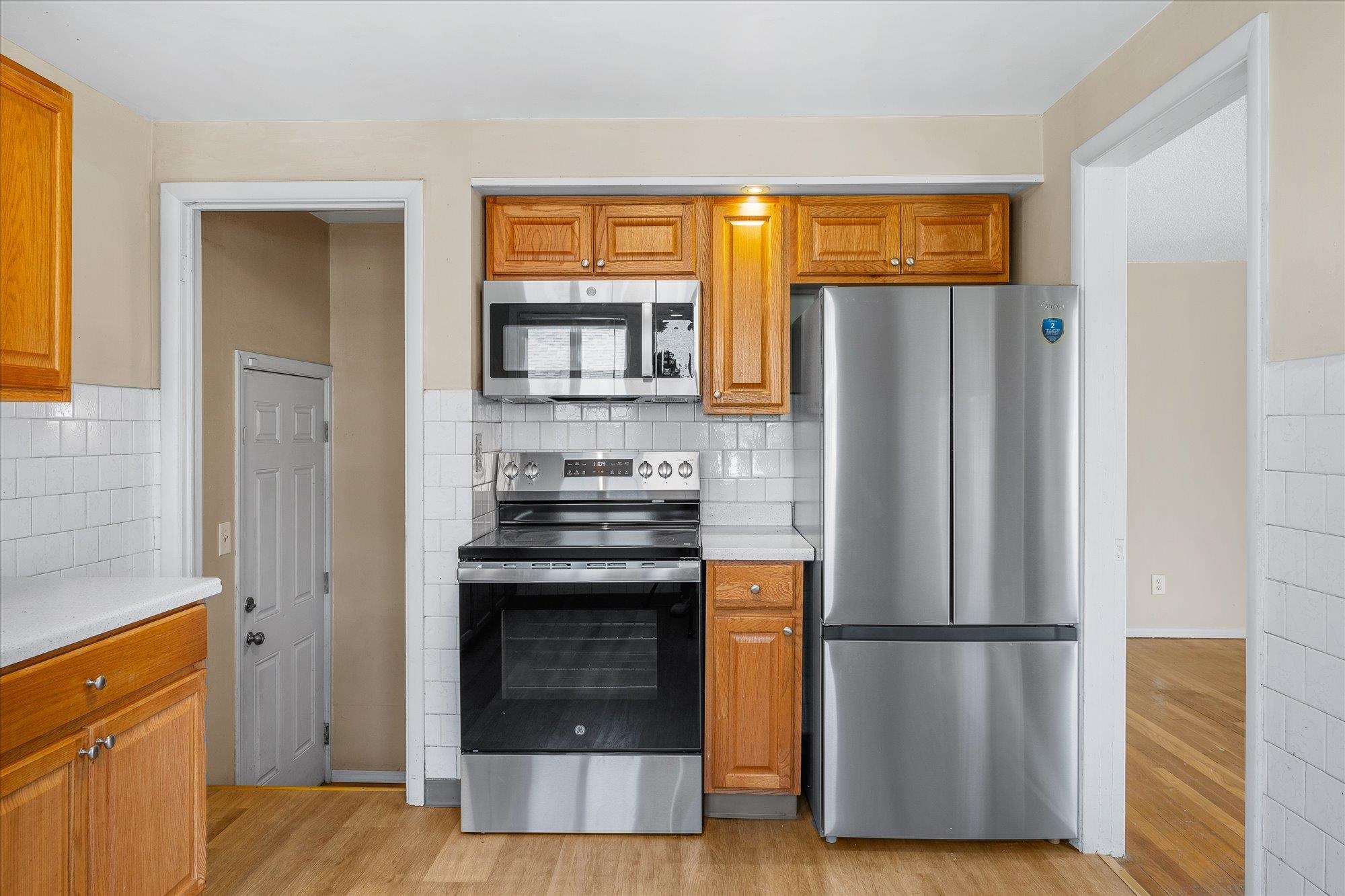 527 E 8th Ave - Photo 9