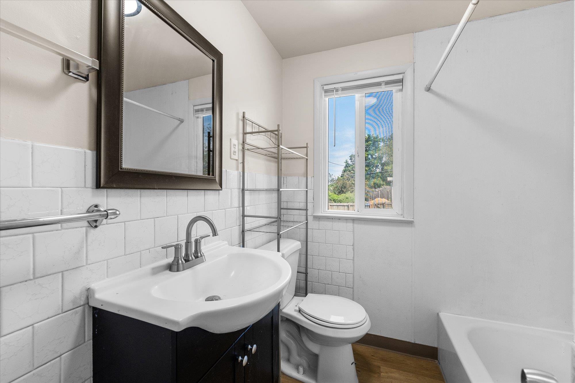 527 E 8th Ave - Photo 13