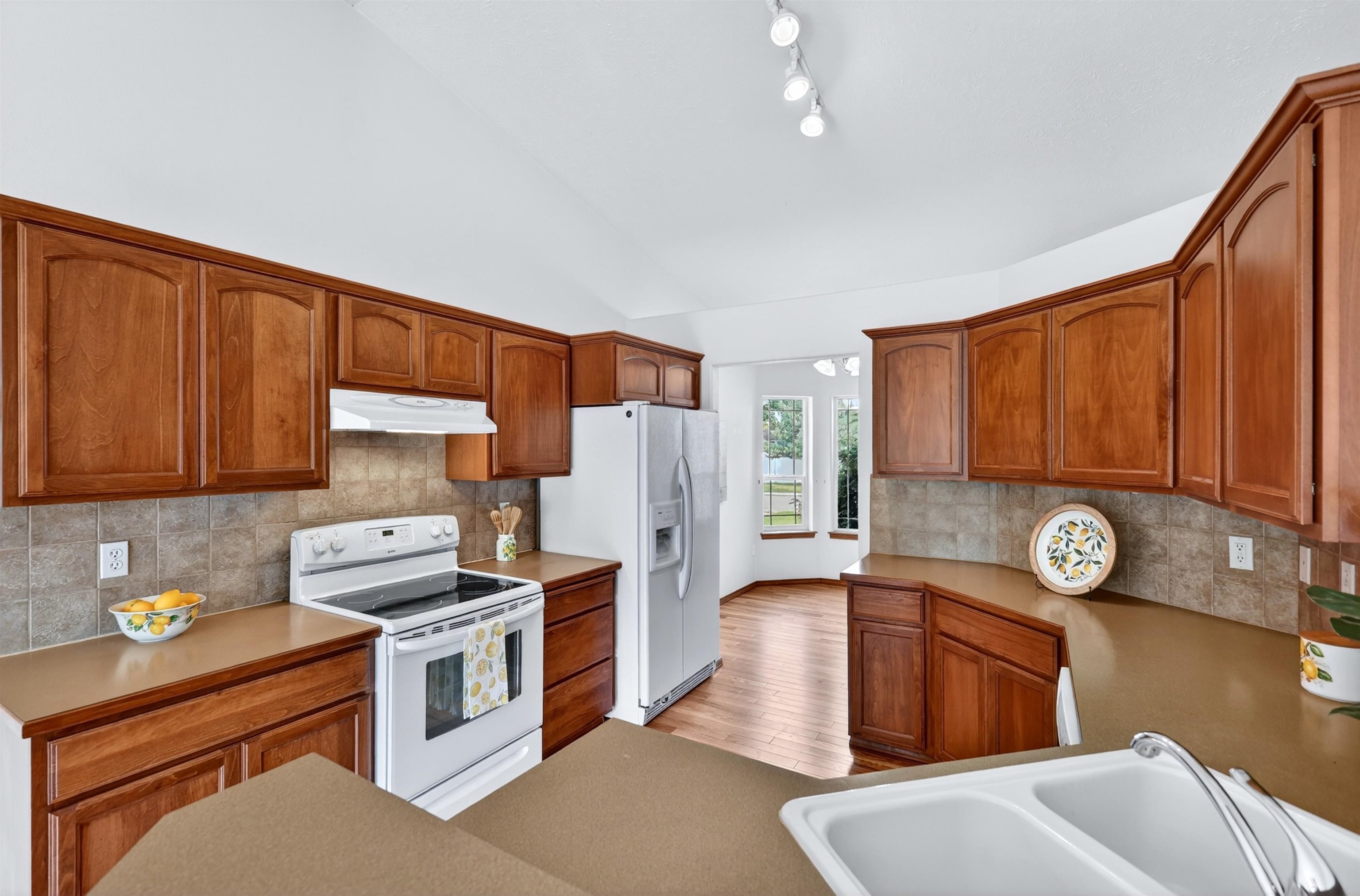 14316 E 31st Ln - Photo 7