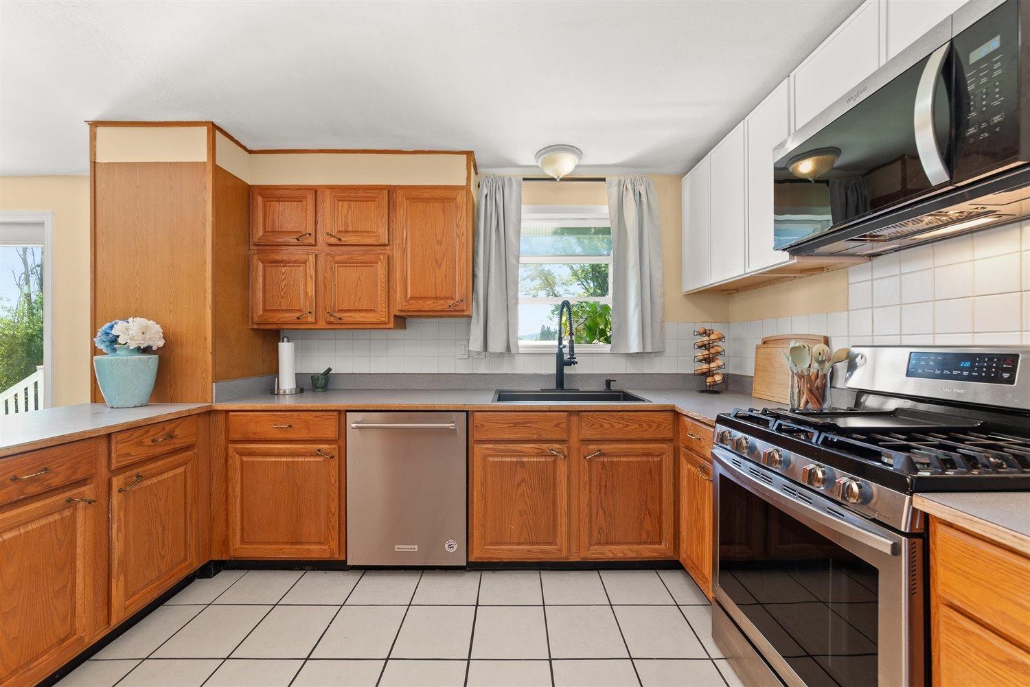 5405 N Lynden Rd - Photo 11