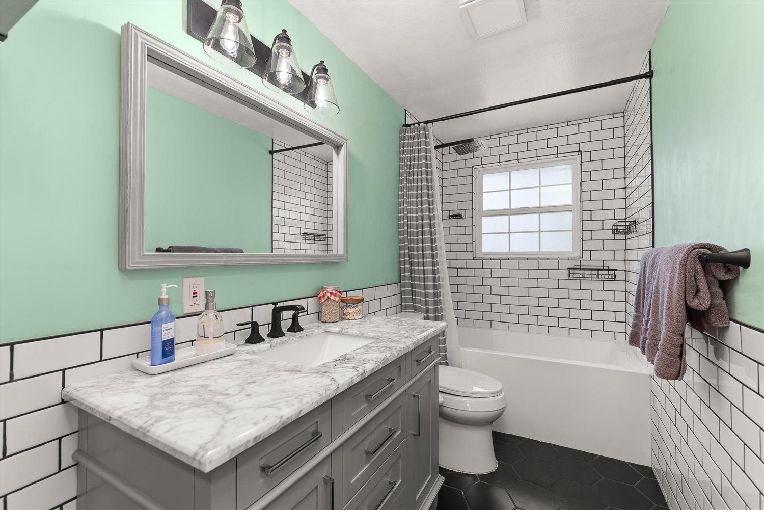 5405 N Lynden Rd - Photo 24
