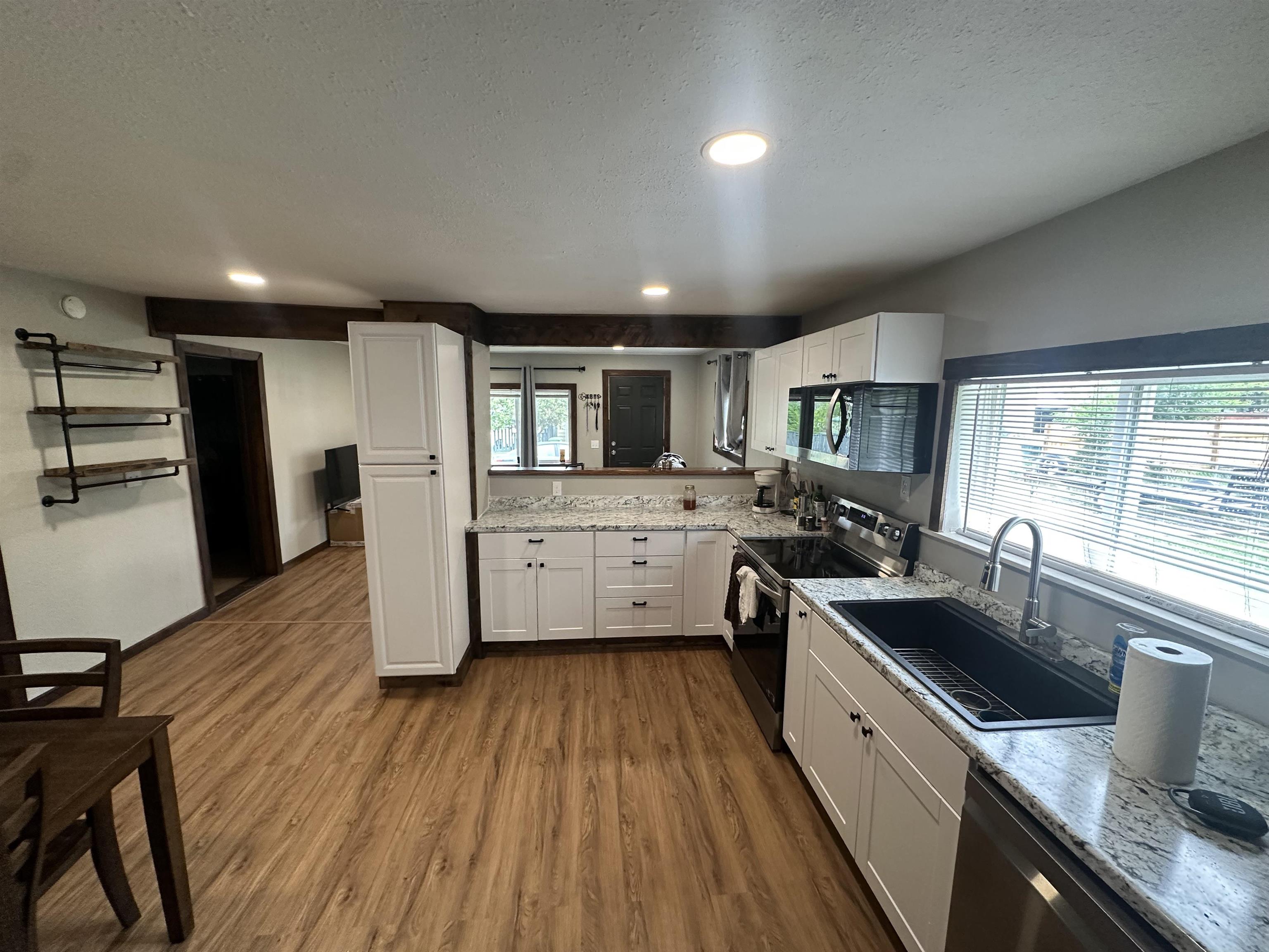 1021 S Adams St - Photo 15