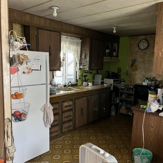 6300 E 2nd Ave - Photo 4
