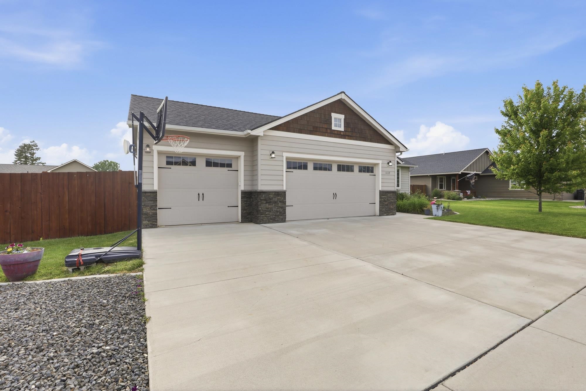1117 N Main St - Photo 32