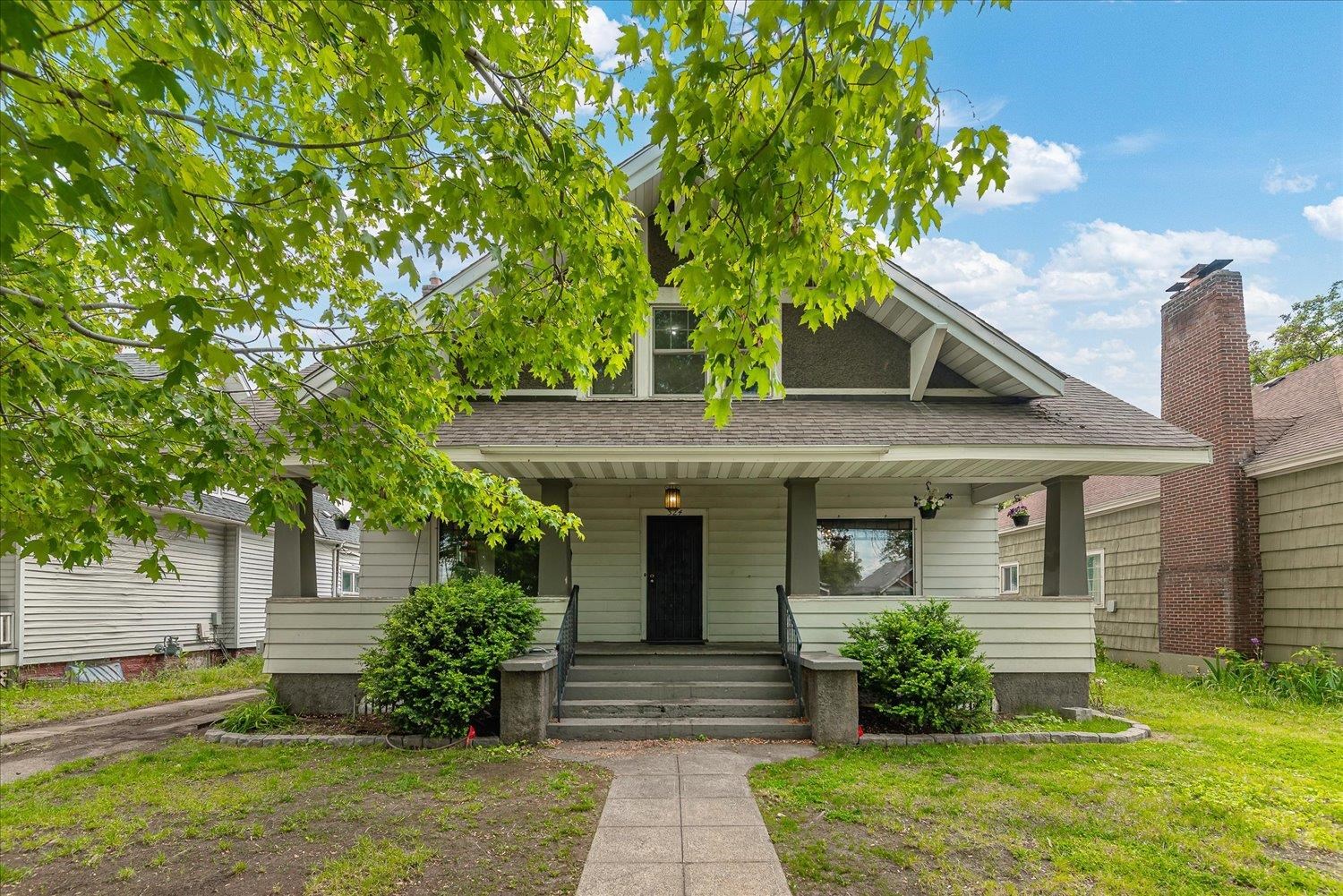 524 E BALDWIN Ave - Photo 2