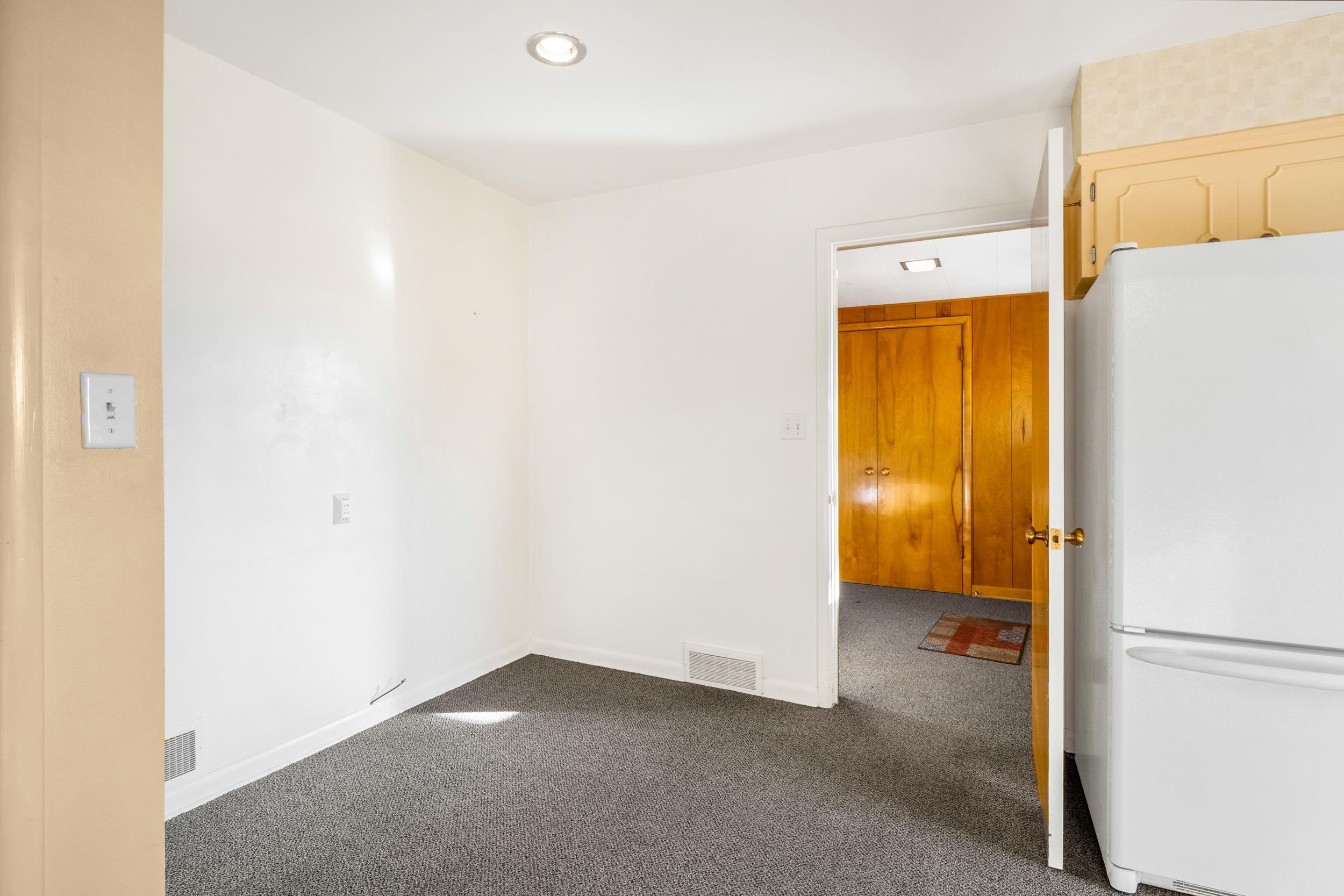 319 E 3rd Ave - Photo 29